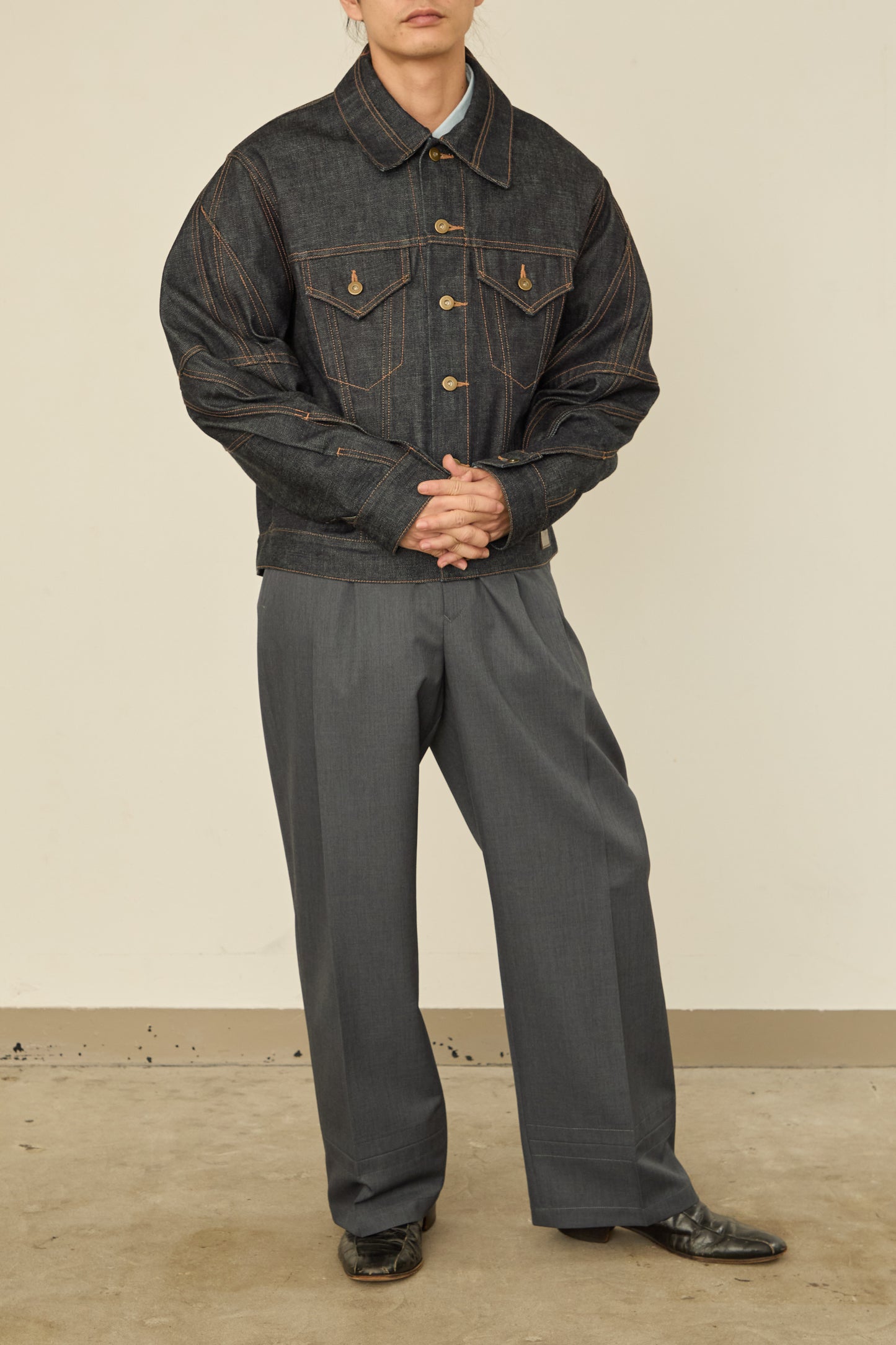 i'm here : " TWIST " SLEEVE DENIM JACKET : / NAVY（RIGID)