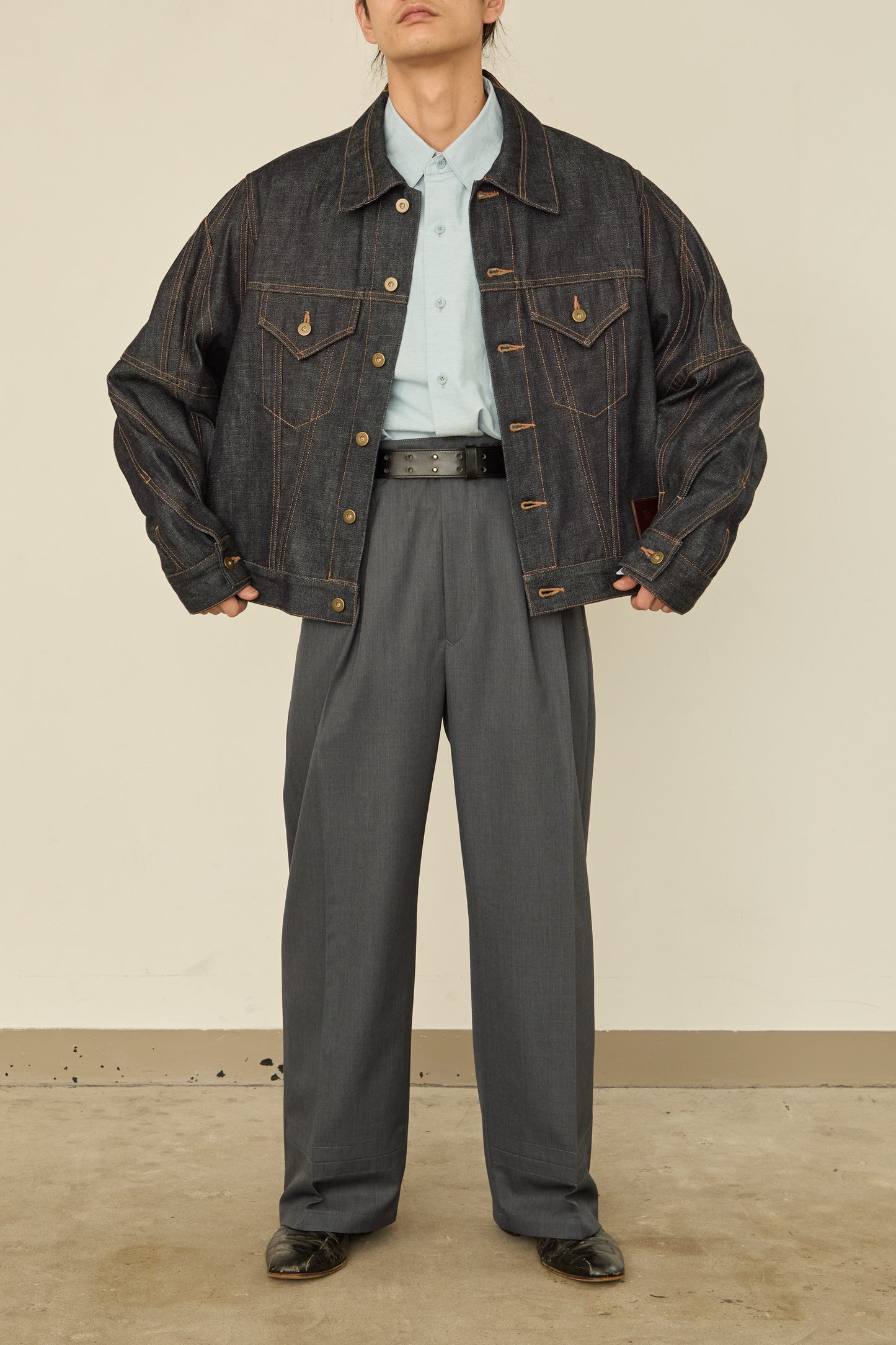 i'm here : " TWIST " SLEEVE DENIM JACKET : / NAVY（RIGID)