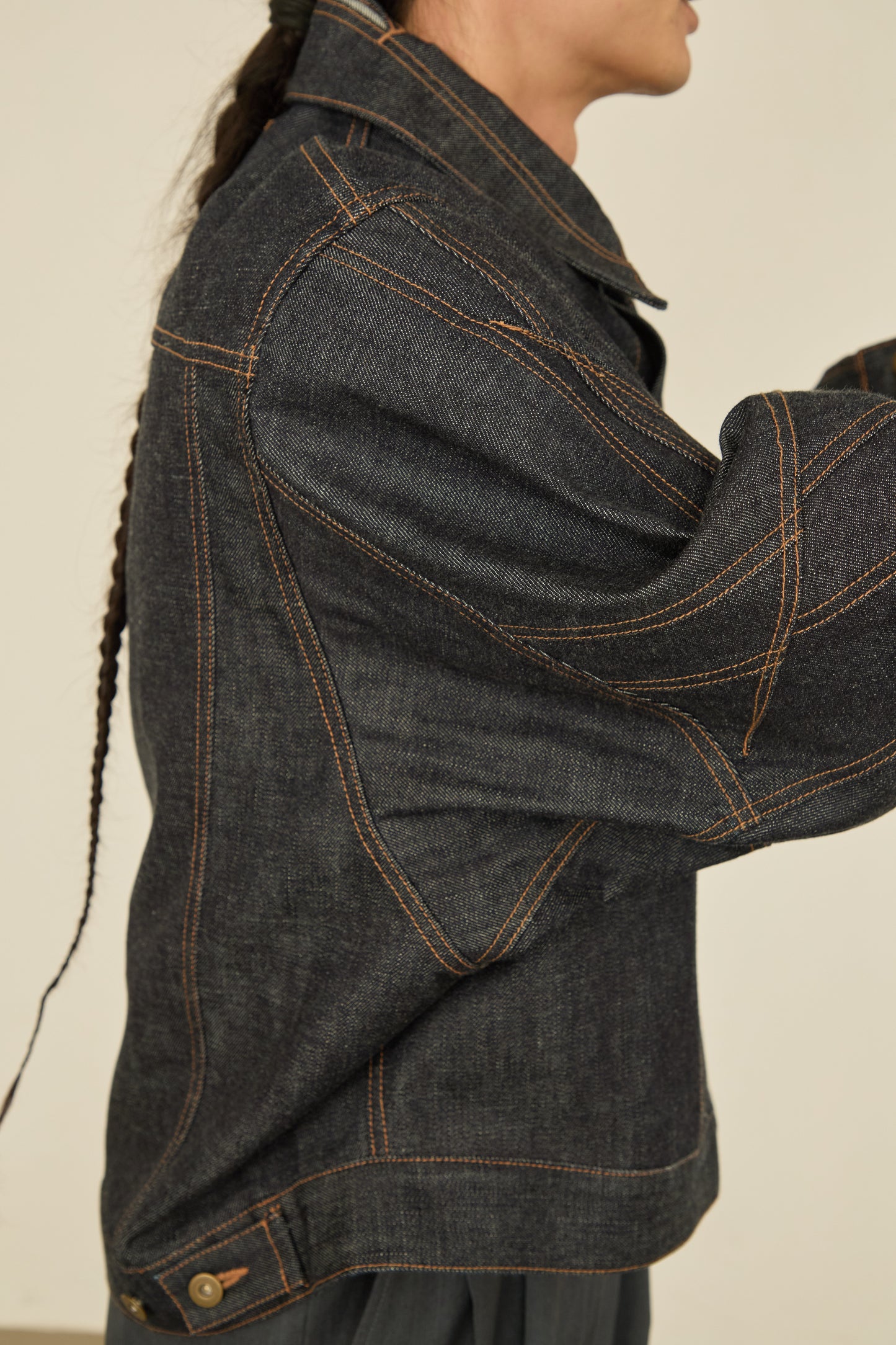 i'm here : " TWIST " SLEEVE DENIM JACKET : / NAVY（RIGID)