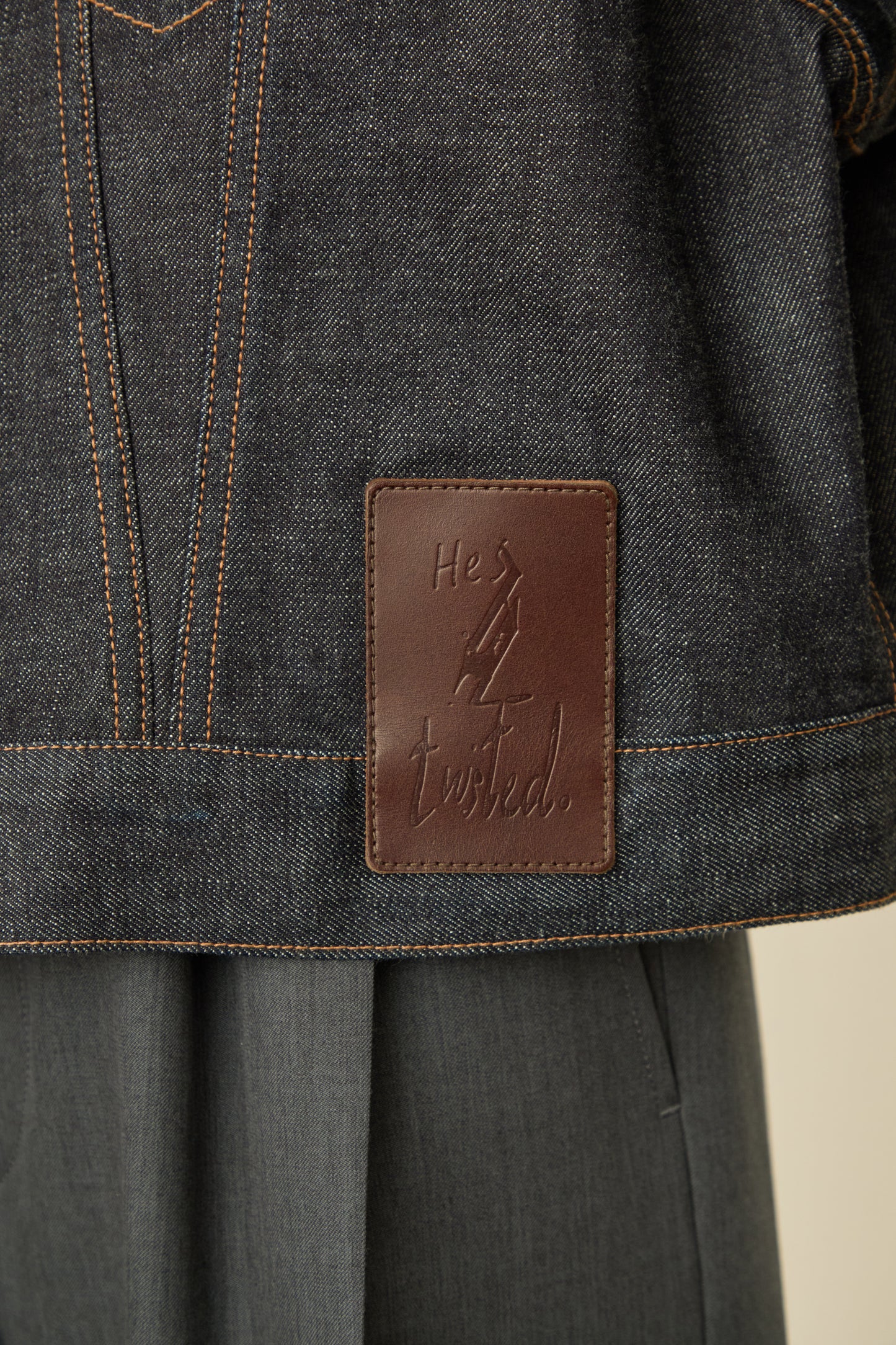 i'm here : " TWIST " SLEEVE DENIM JACKET : / NAVY（RIGID)