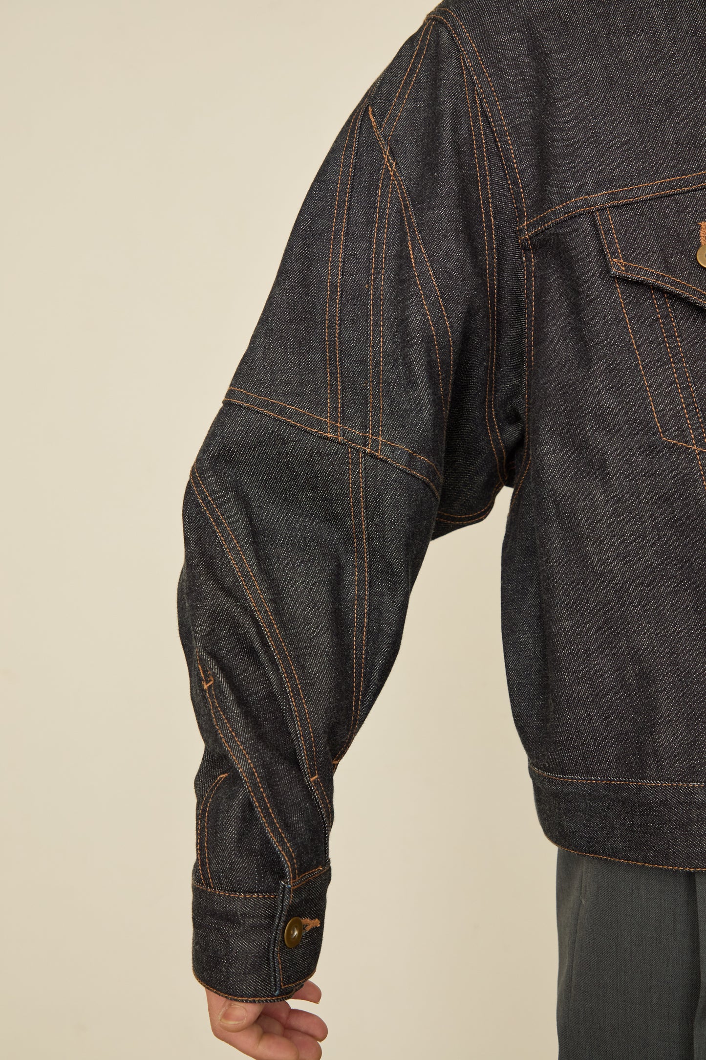 i'm here : " TWIST " SLEEVE DENIM JACKET : / NAVY（RIGID)