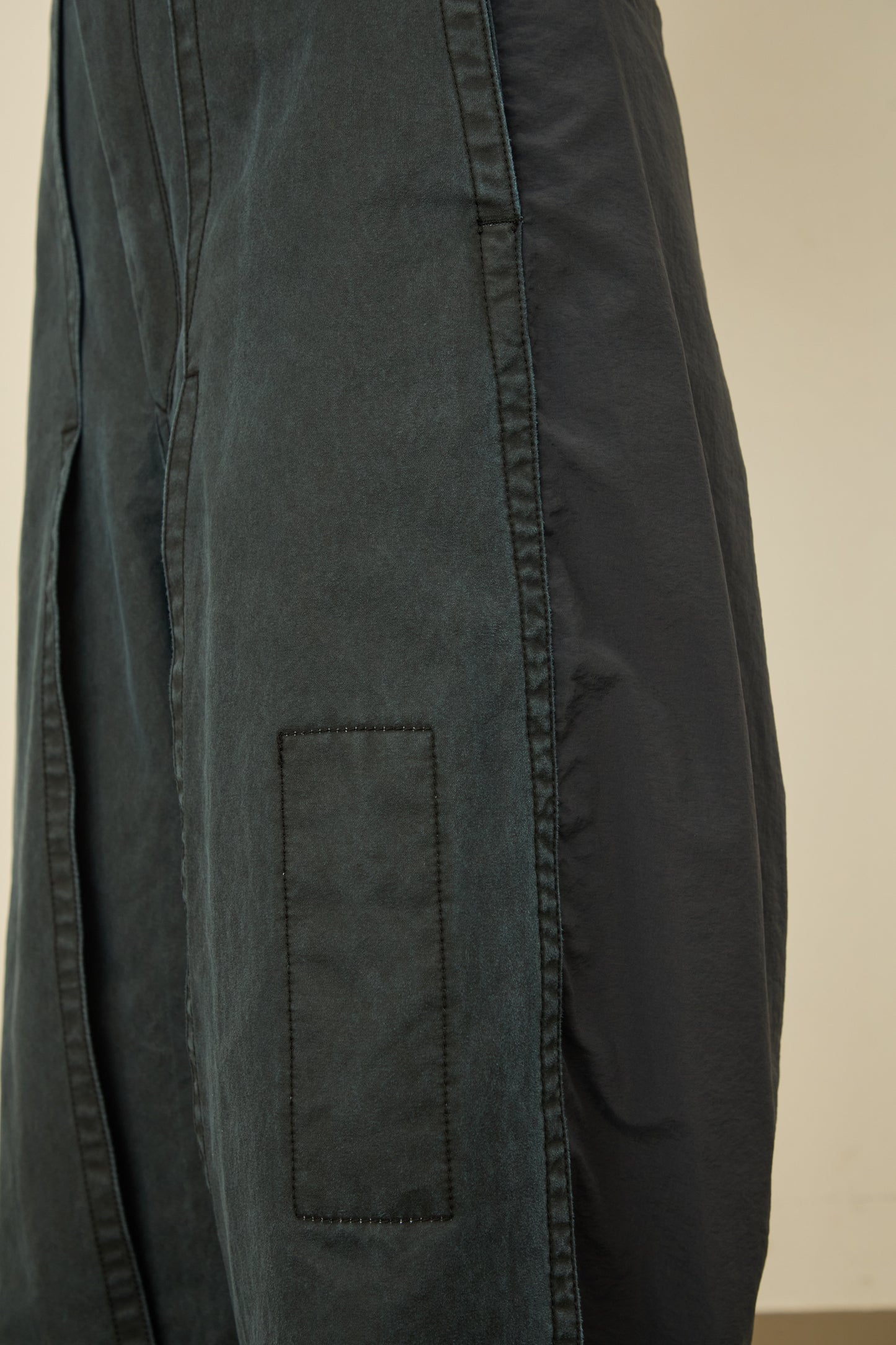 i'm here : " DOCKING " PANTS : / BLACK