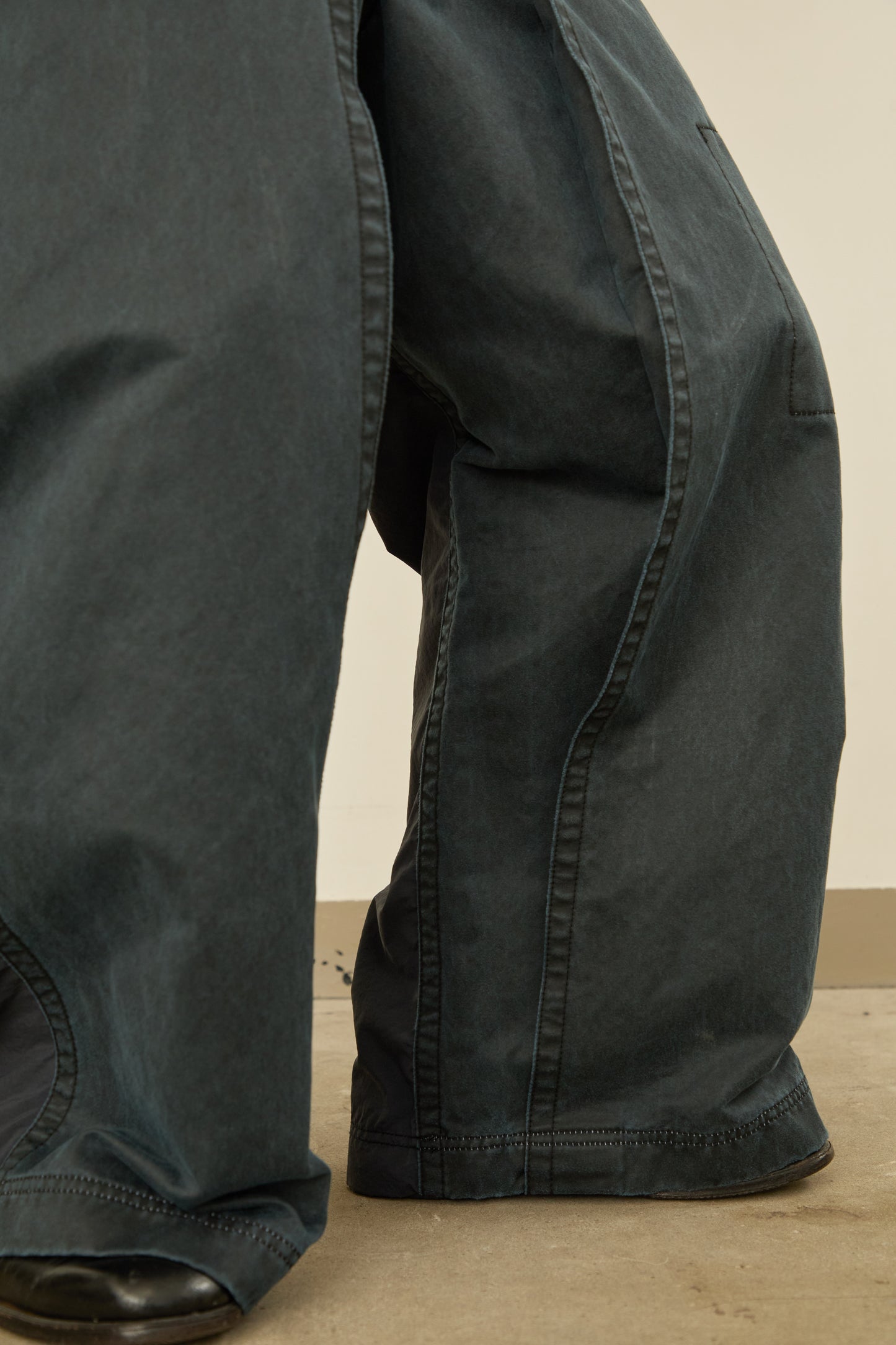 i'm here : " DOCKING " PANTS : / BLACK