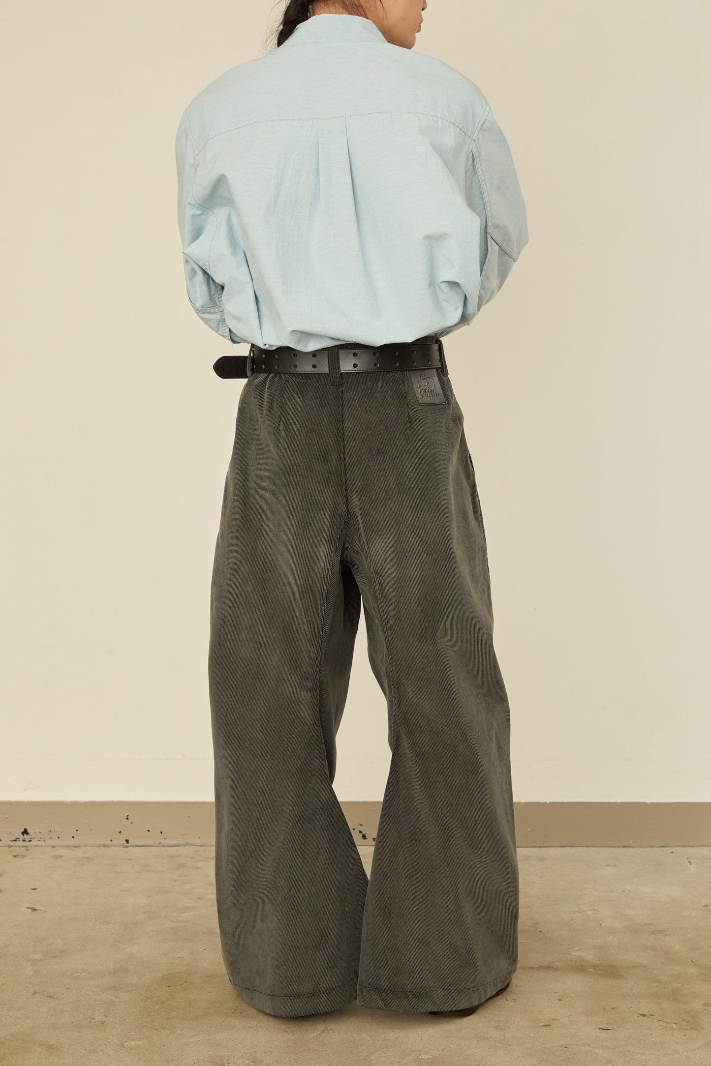 i'm here : " TWIST " CORDUROY PANTS : / GRAY