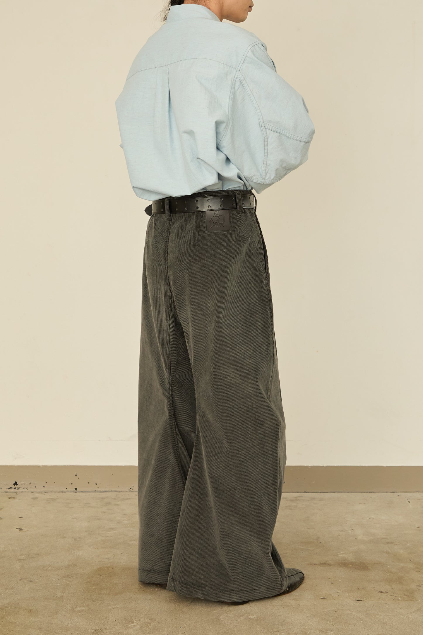 i'm here : " TWIST " CORDUROY PANTS : / GRAY