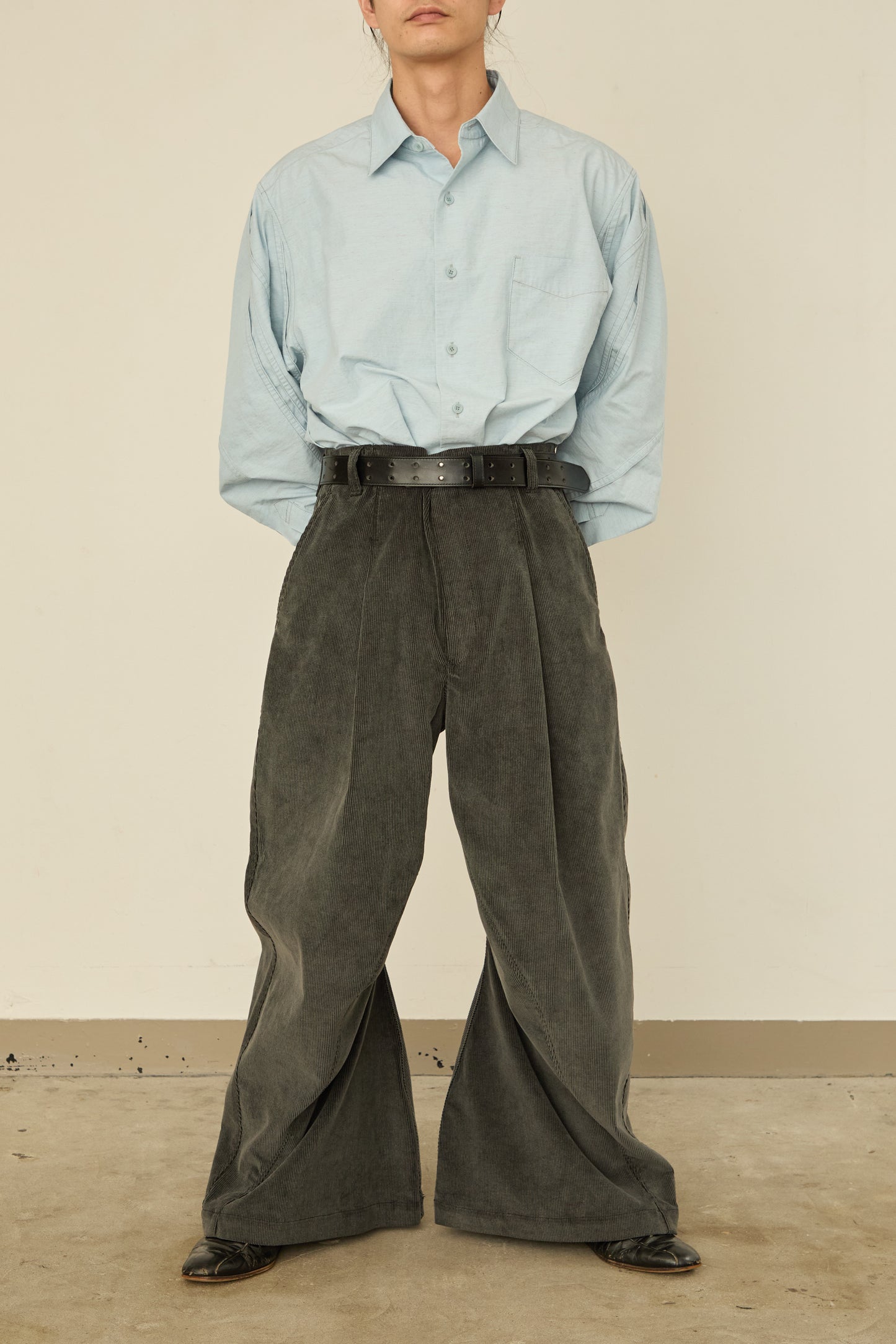 i'm here : " TWIST " CORDUROY PANTS : / GRAY