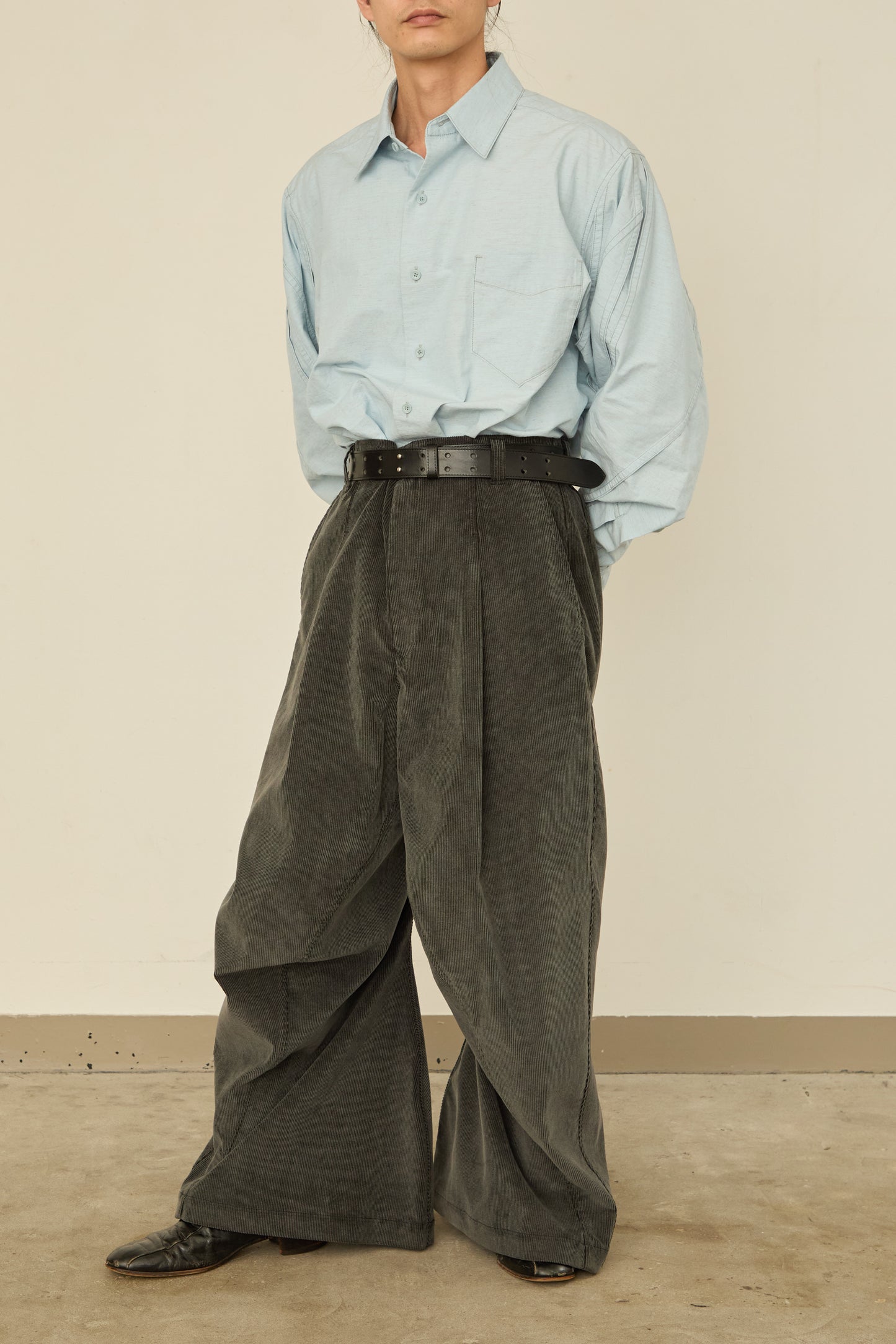 i'm here : " TWIST " CORDUROY PANTS : / GRAY