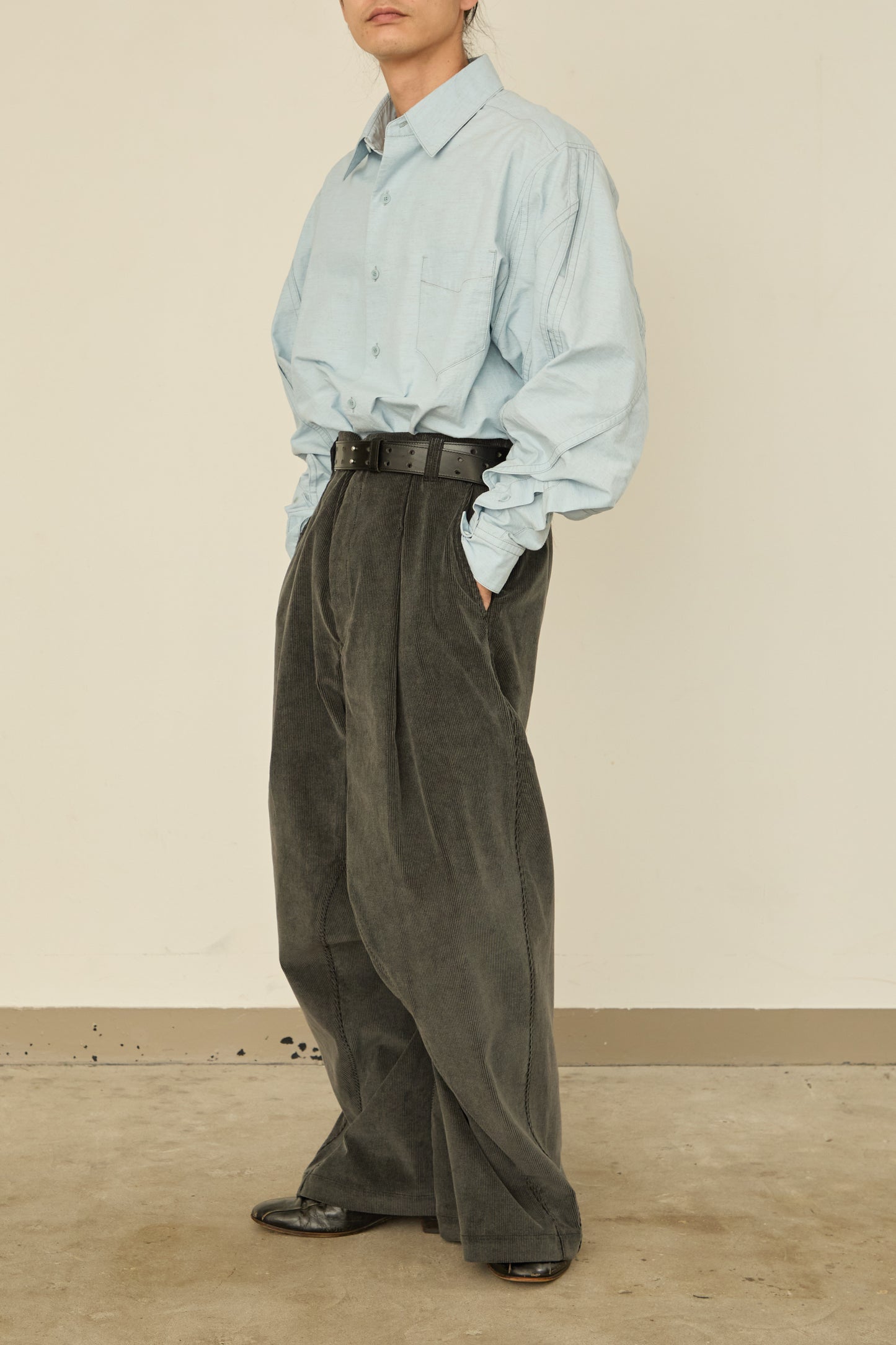 i'm here : " TWIST " CORDUROY PANTS : / GRAY