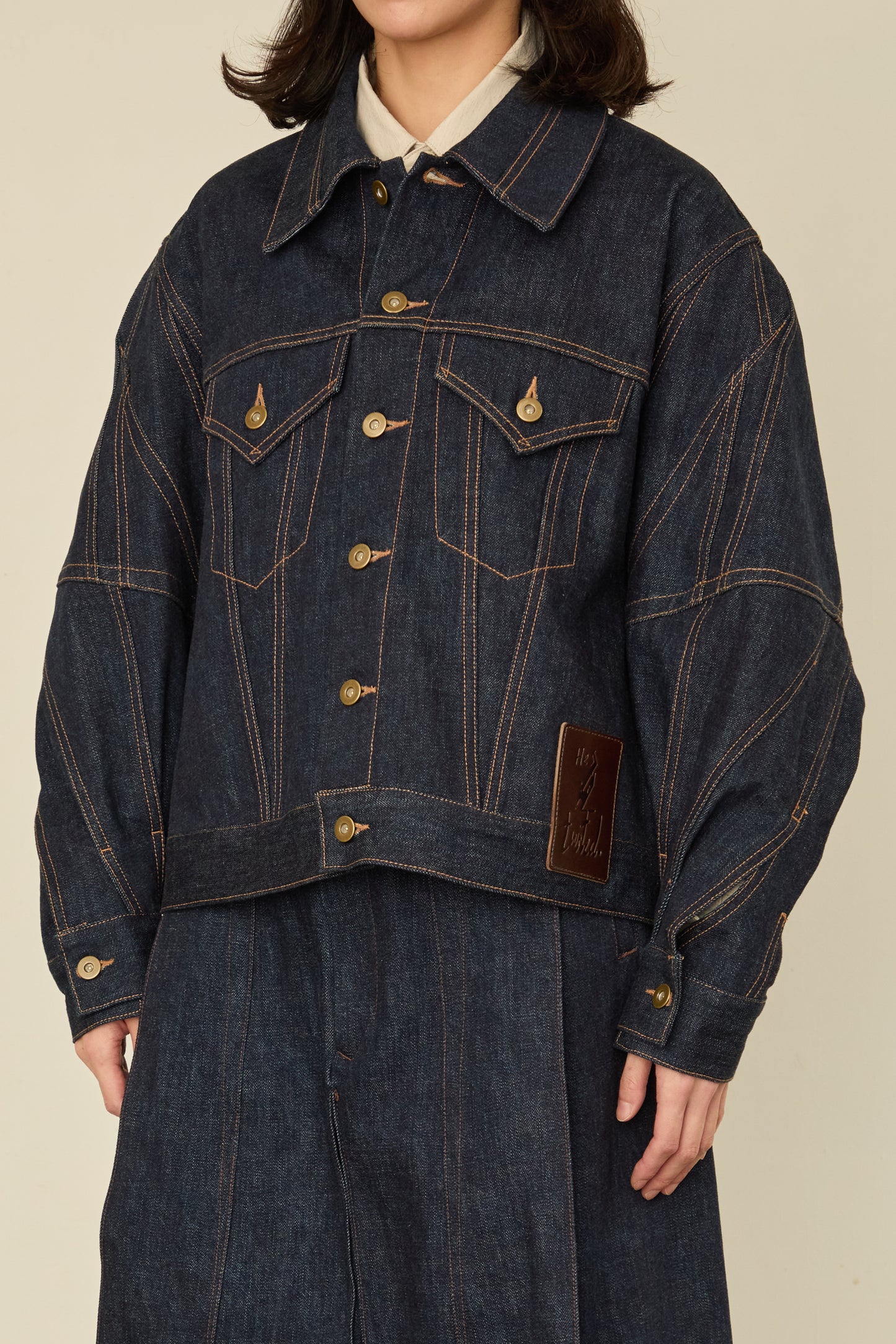 i'm here : " TWIST " SLEEVE DENIM JACKET : / BLUE