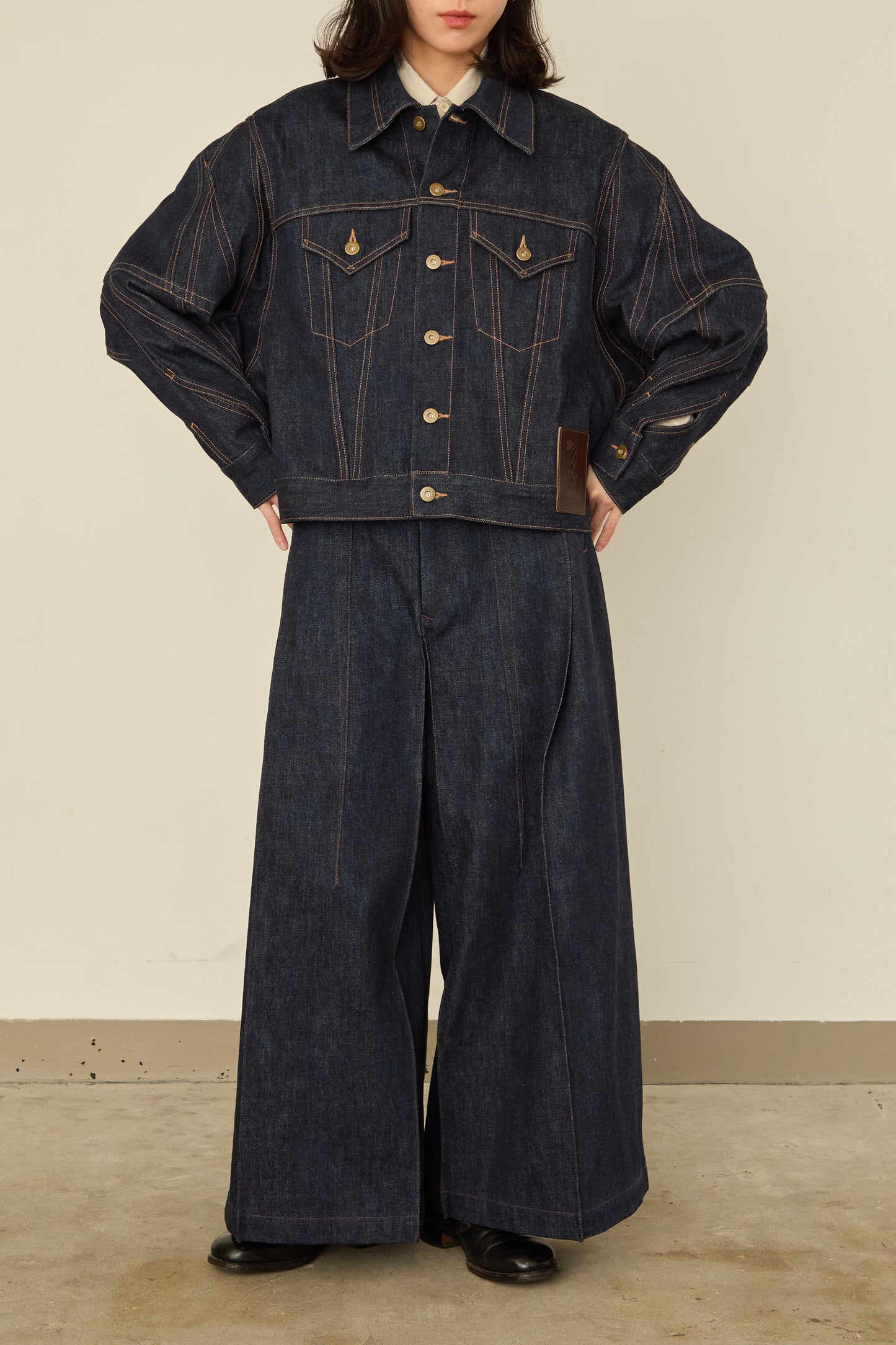 i'm here : " TWIST " SLEEVE DENIM JACKET : / BLUE