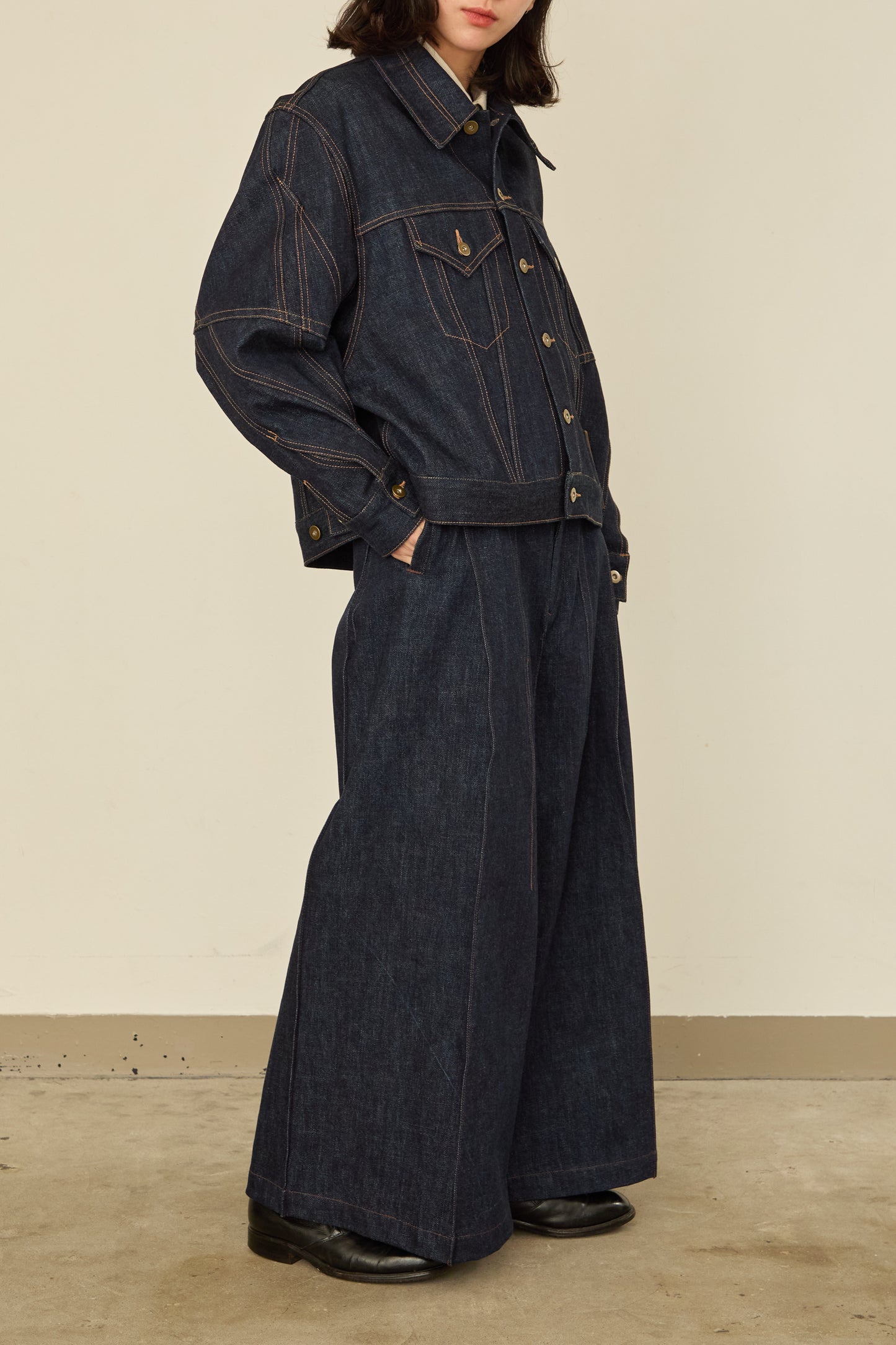 i'm here : " TWIST " SLEEVE DENIM JACKET : / BLUE