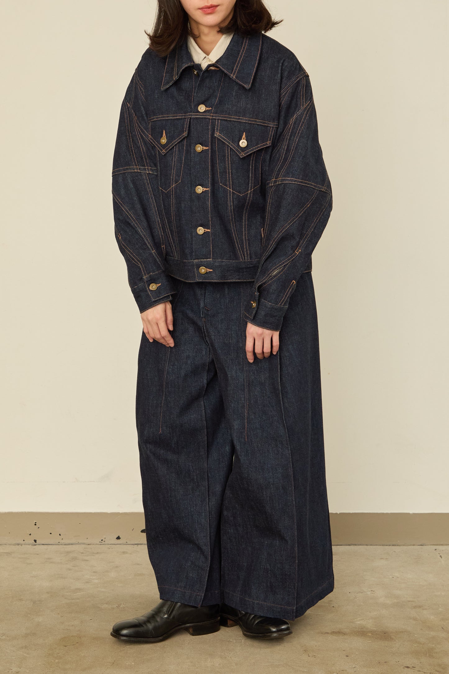 i'm here : " TWIST " SLEEVE DENIM JACKET : / BLUE