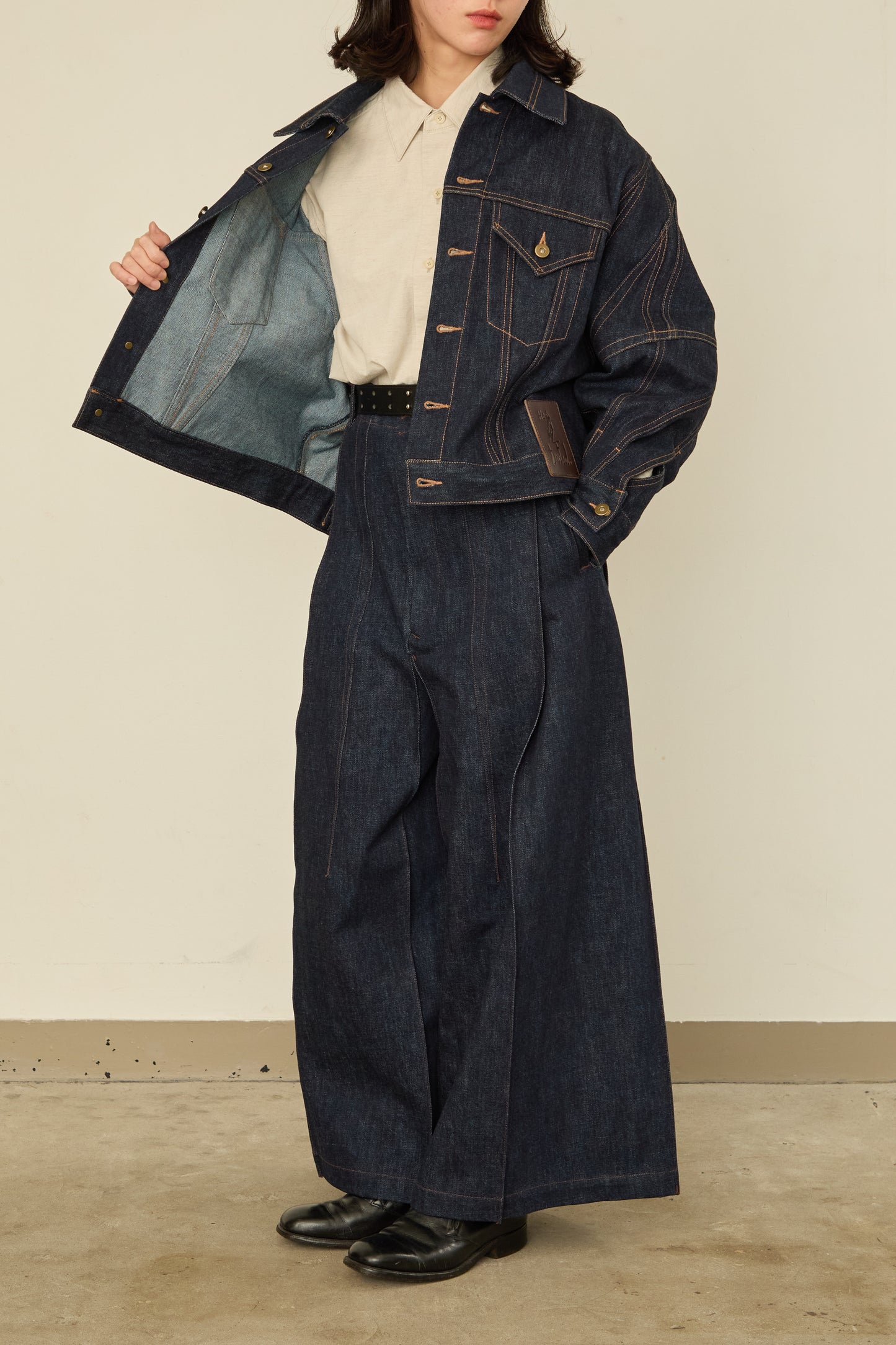 i'm here : " TWIST " SLEEVE DENIM JACKET : / BLUE