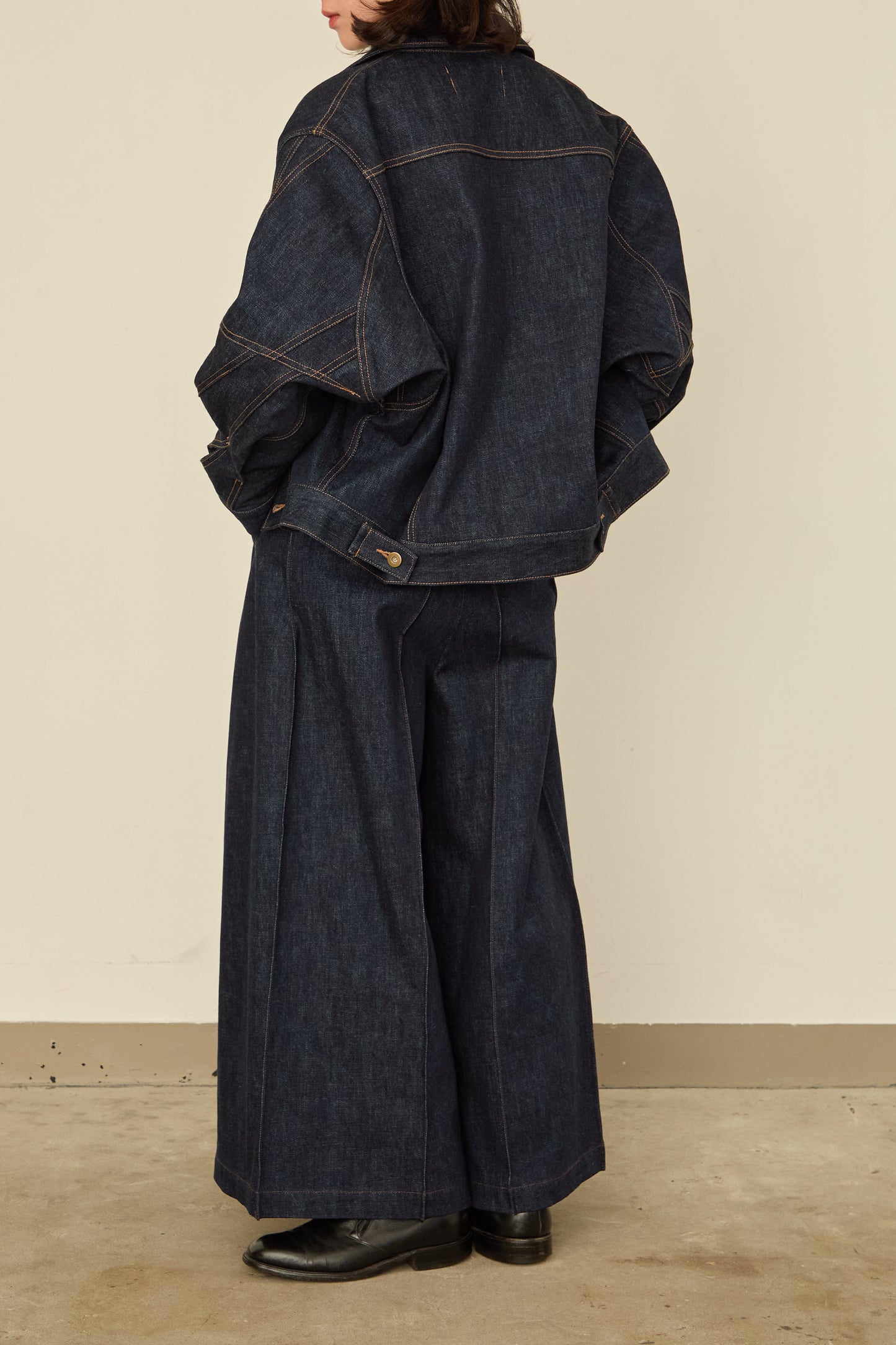 i'm here : " TWIST " SLEEVE DENIM JACKET : / BLUE