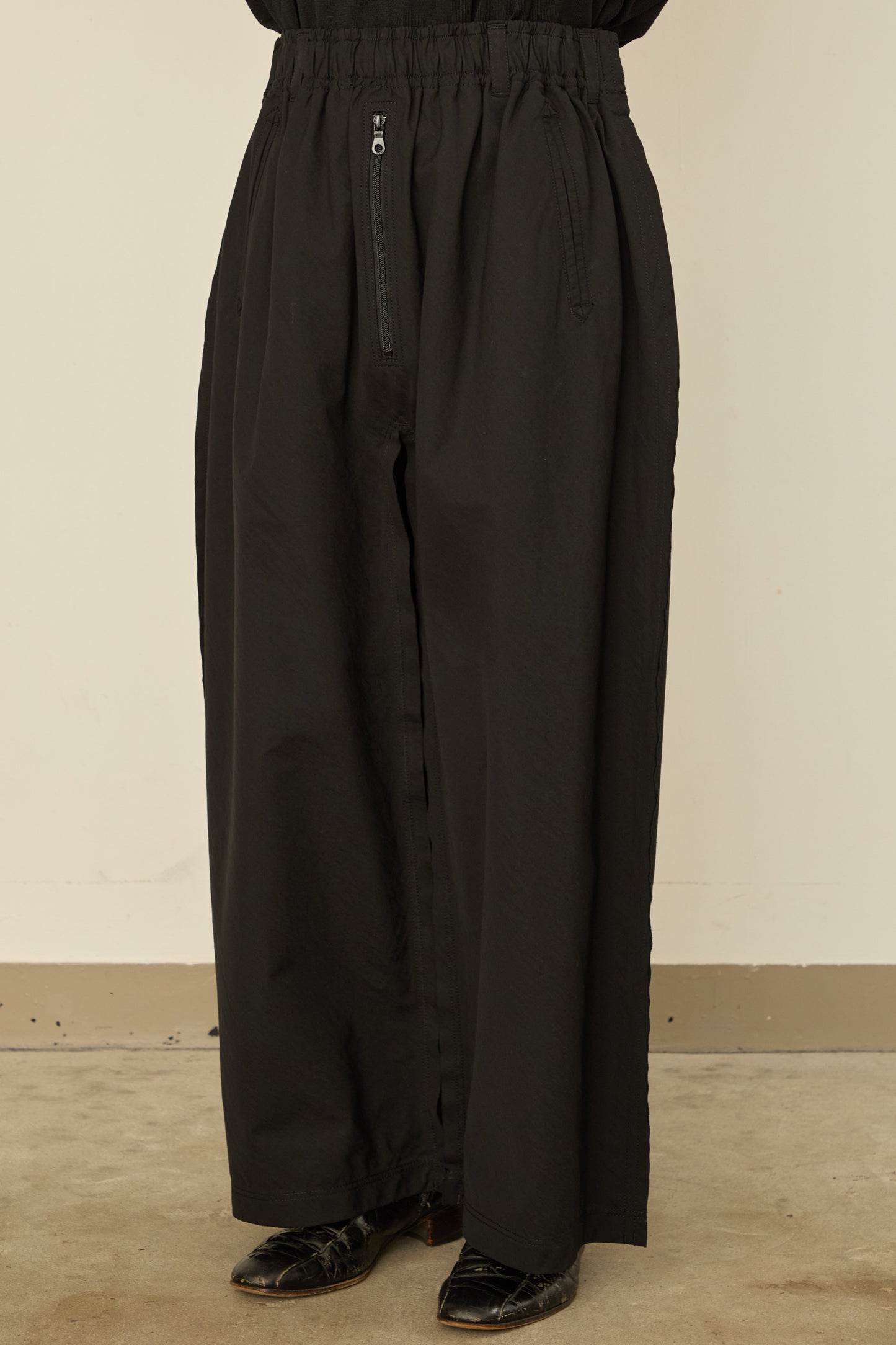 i'm here : " SLIT " PANTS :  / BLACK