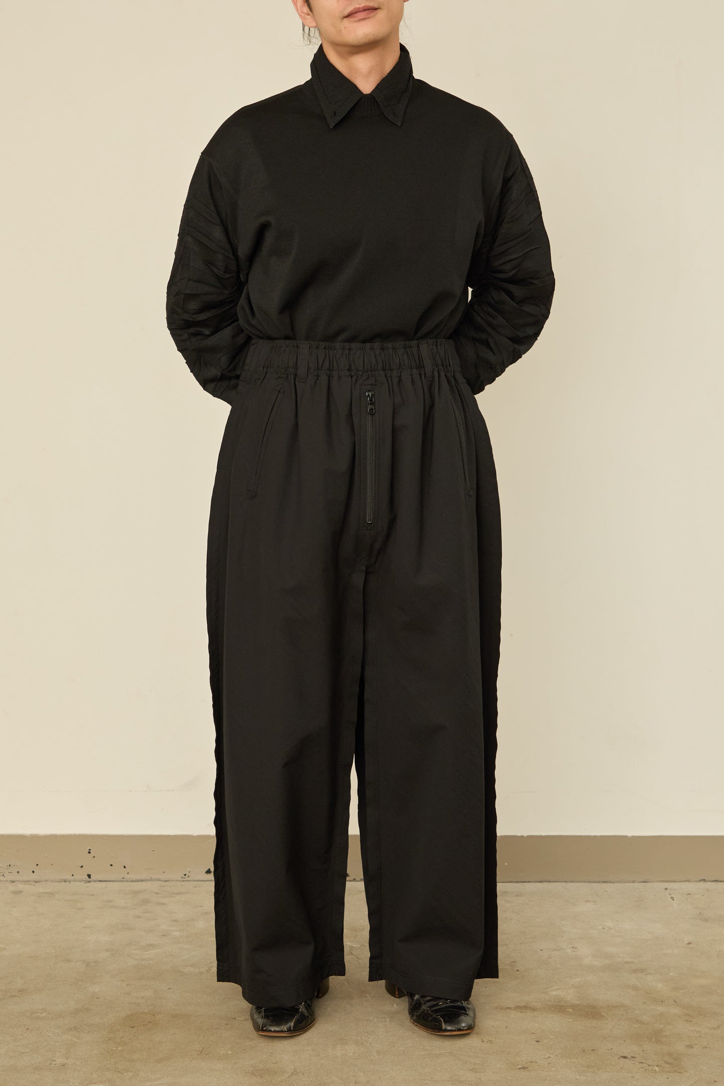 i'm here : " SLIT " PANTS :  / BLACK