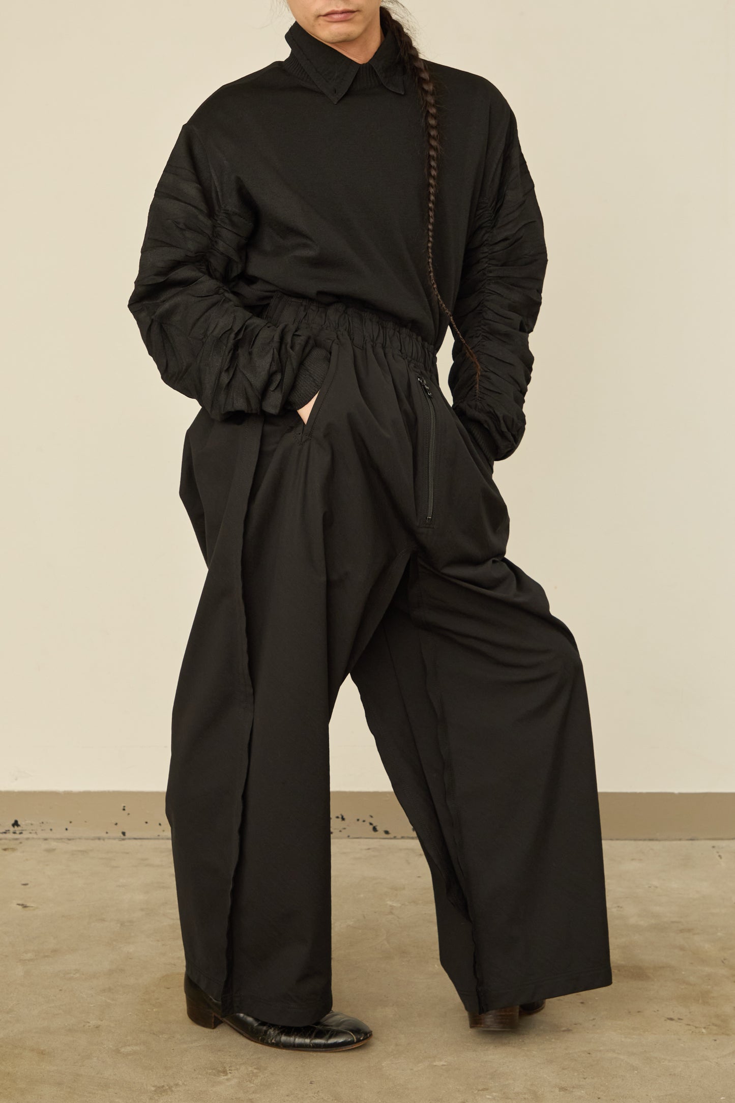 i'm here : " SLIT " PANTS :  / BLACK