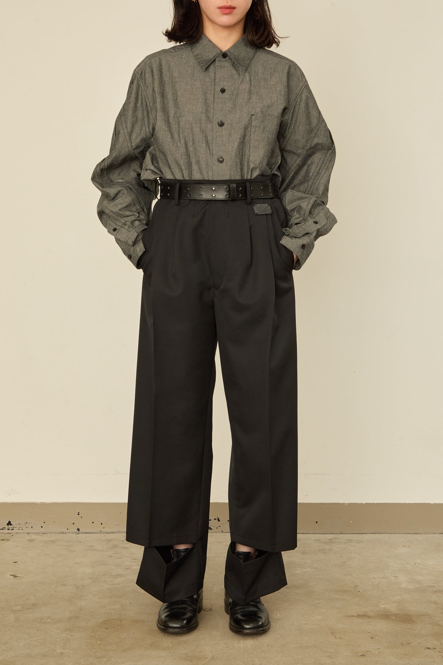 UN(I)FORM " SLIT " PANTS : / BLACK