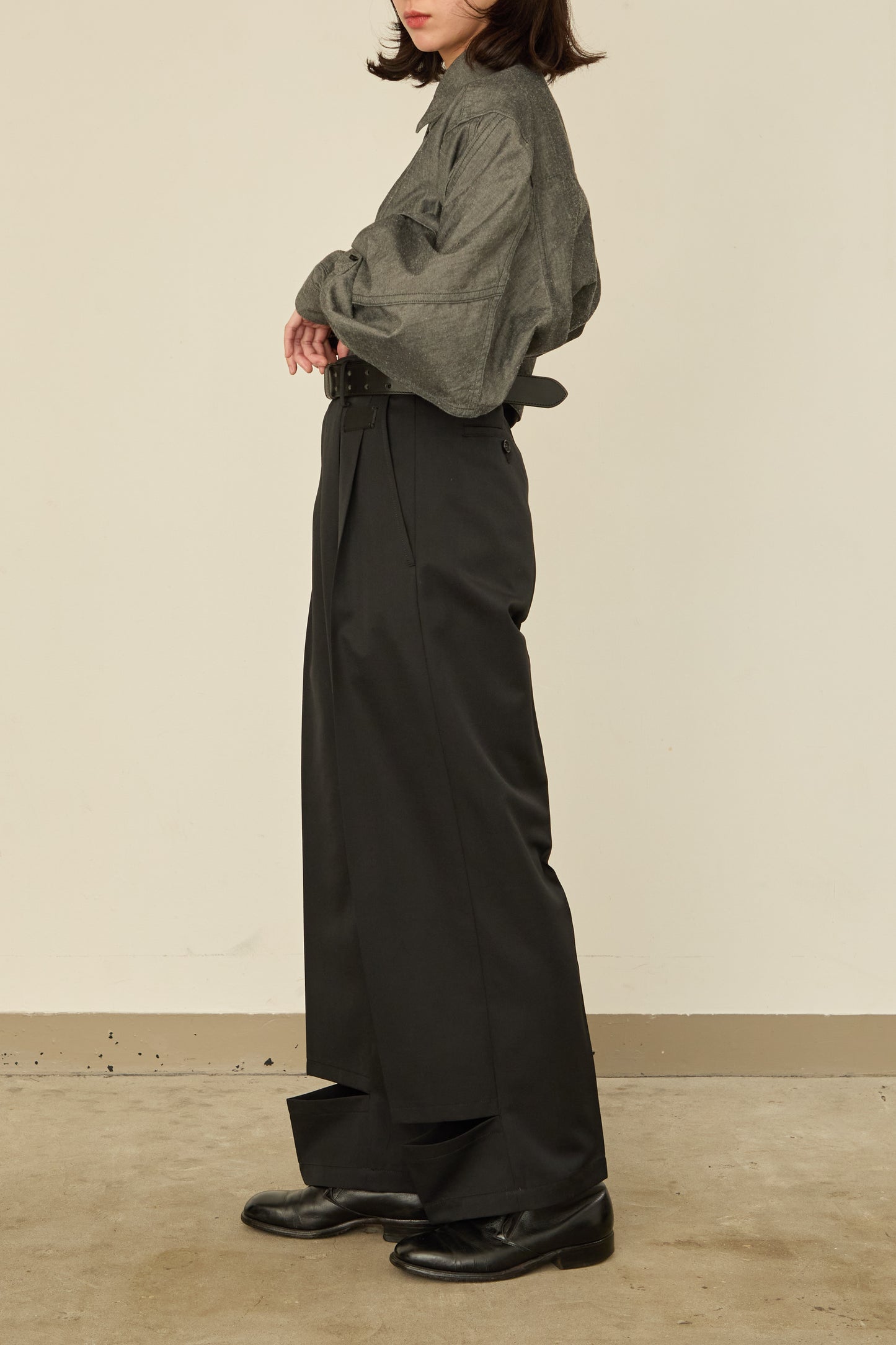 UN(I)FORM " SLIT " PANTS : / BLACK