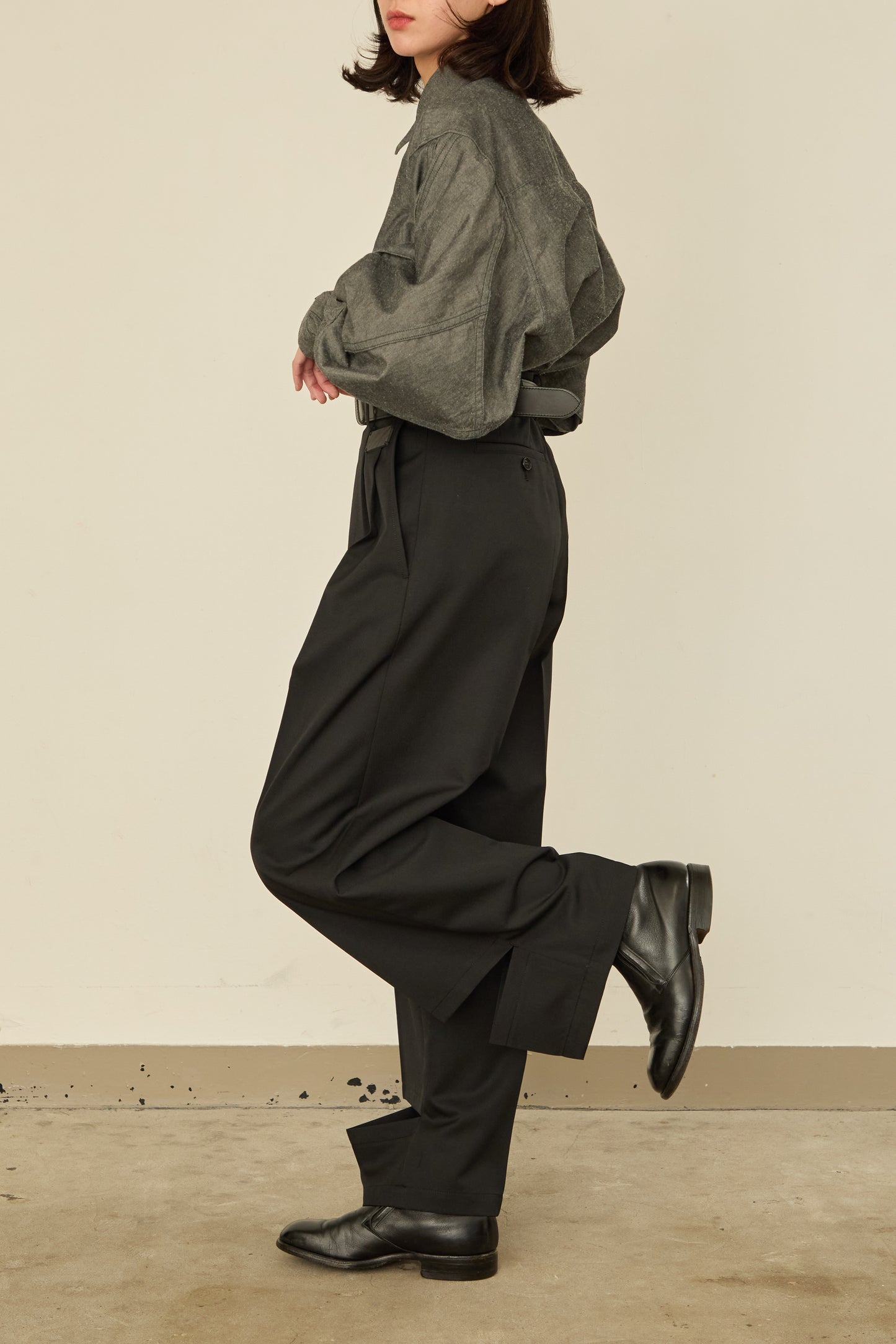 UN(I)FORM " SLIT " PANTS : / BLACK