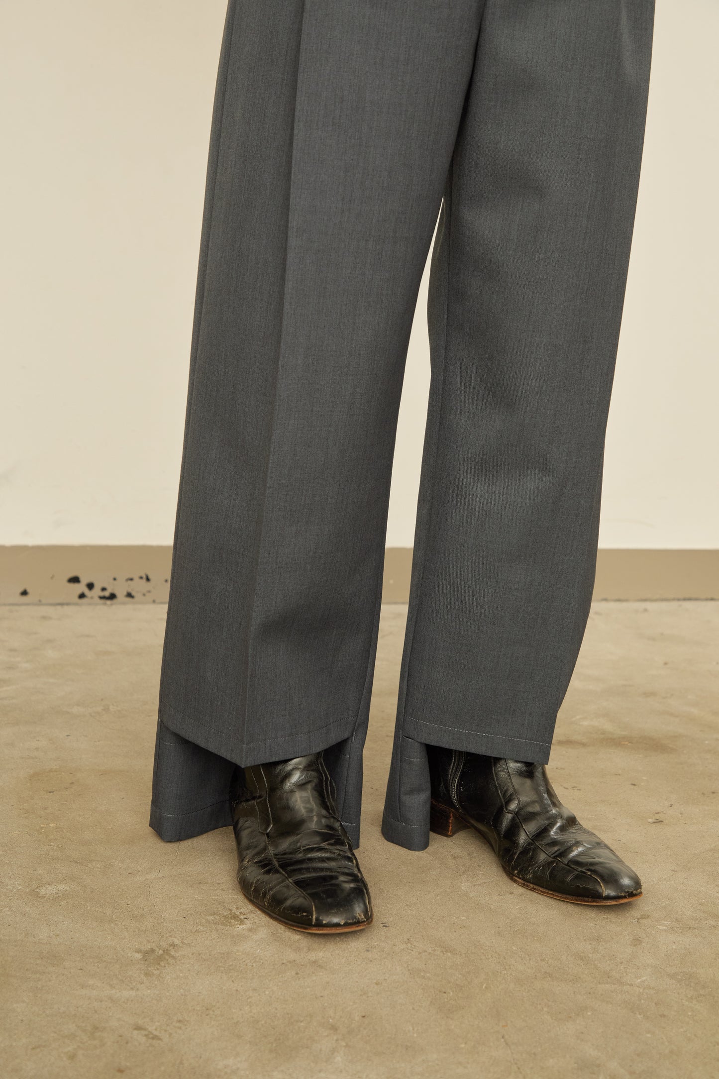 UN(I)FORM " SLIT " PANTS : / BROWN