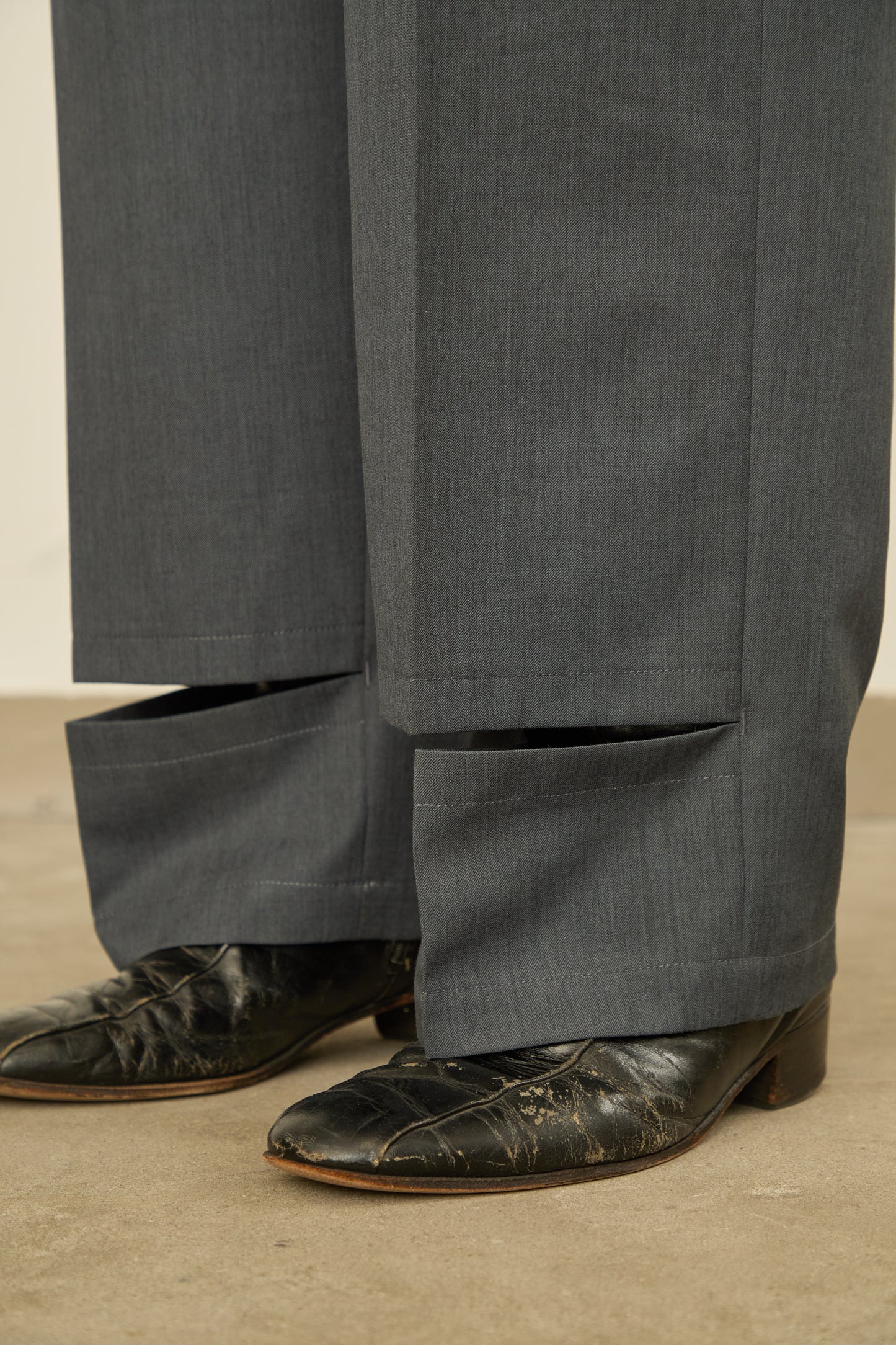 UN(I)FORM " SLIT " PANTS : / BROWN