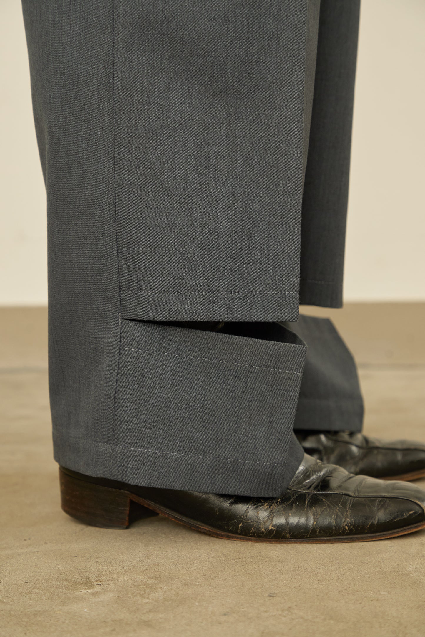 UN(I)FORM " SLIT " PANTS : / BROWN