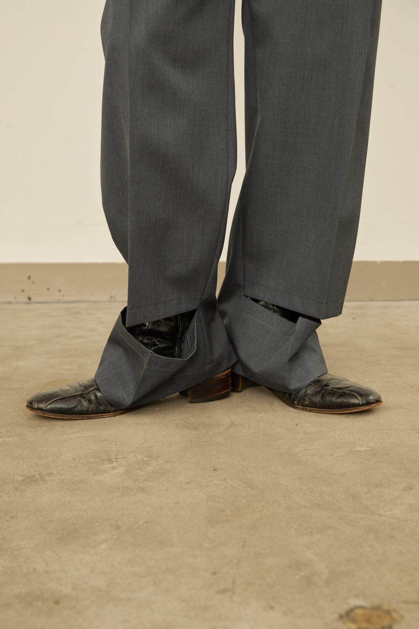 UN(I)FORM " SLIT " PANTS : / BROWN