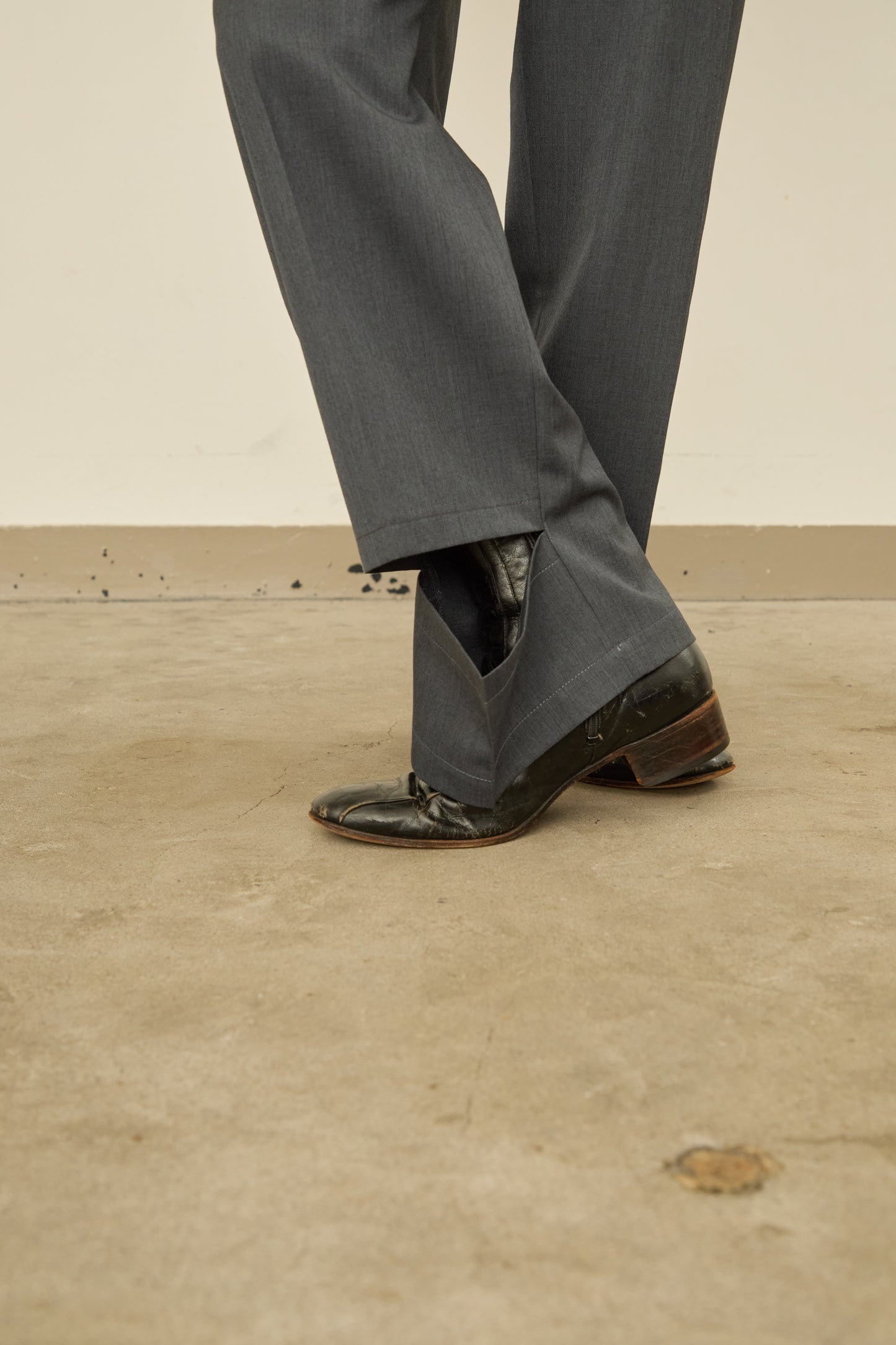 UN(I)FORM " SLIT " PANTS : / BLACK