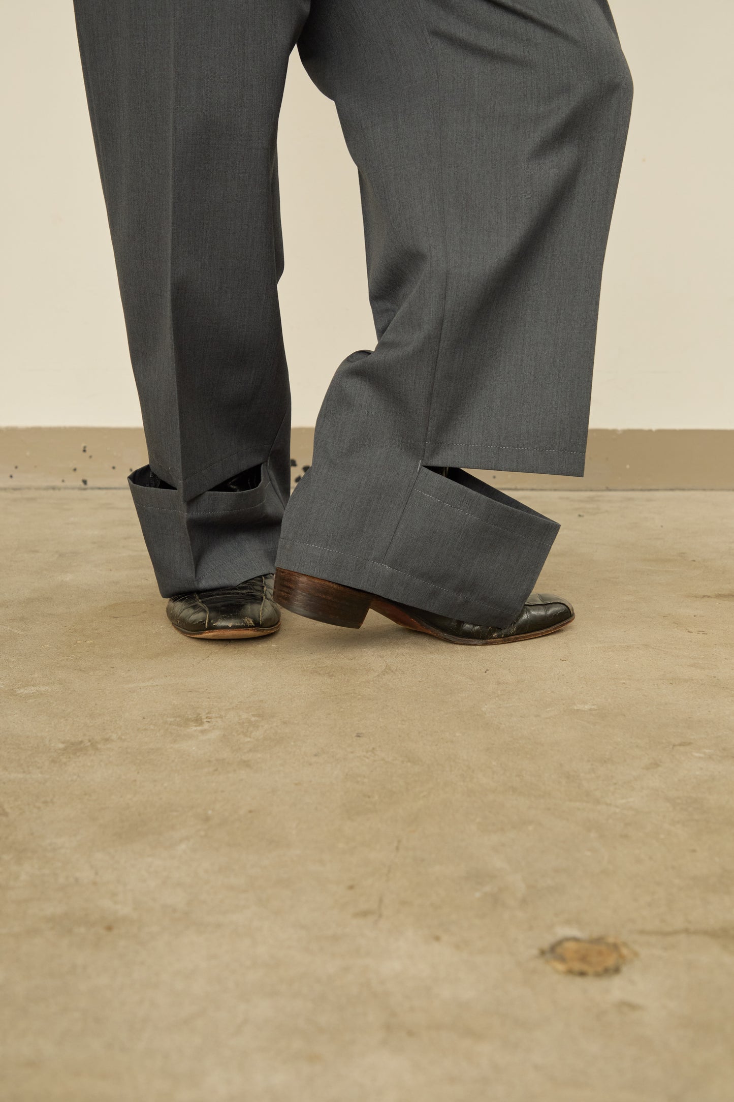 UN(I)FORM " SLIT " PANTS : / GRAY