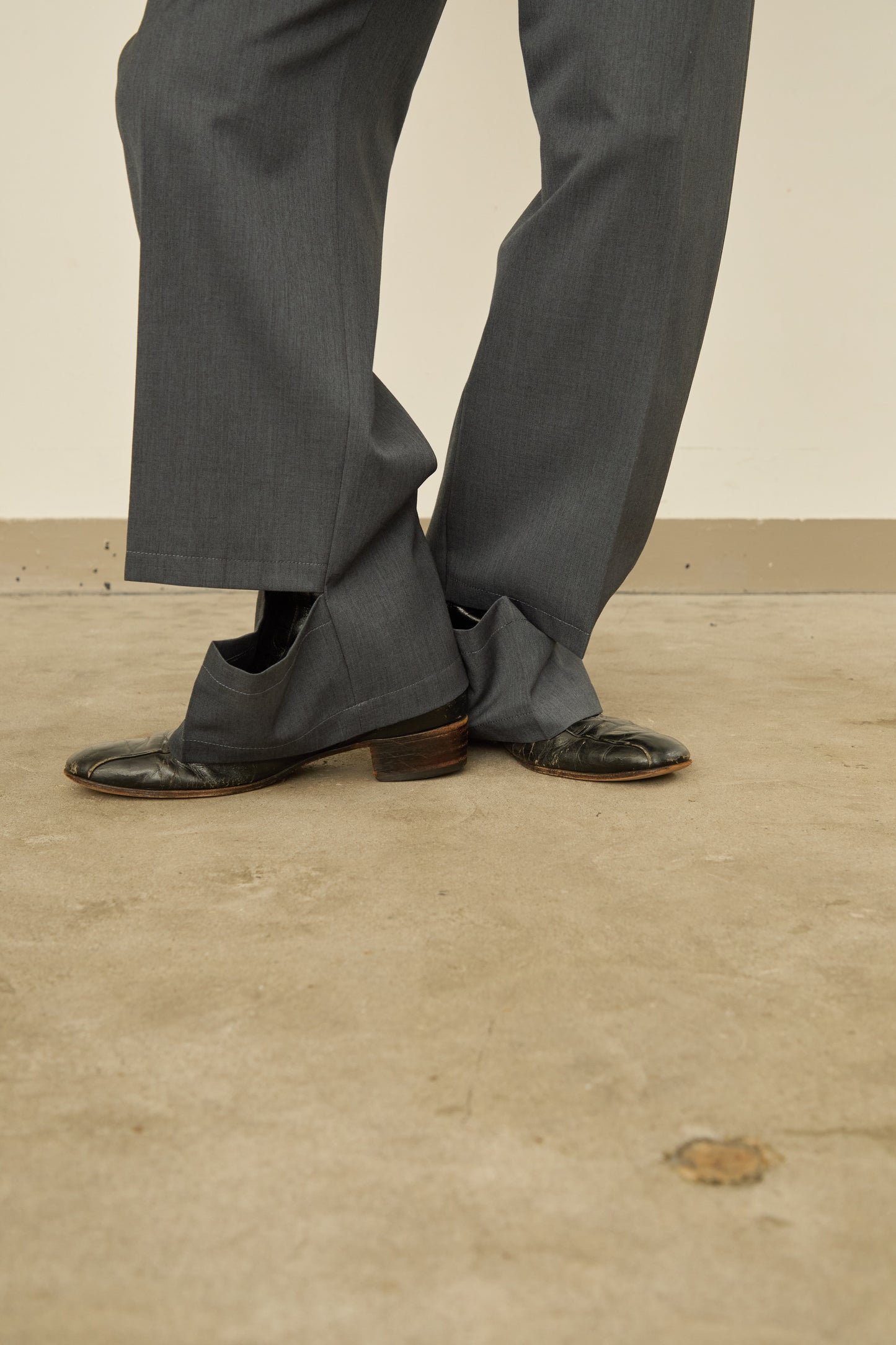 UN(I)FORM " SLIT " PANTS : / BLACK