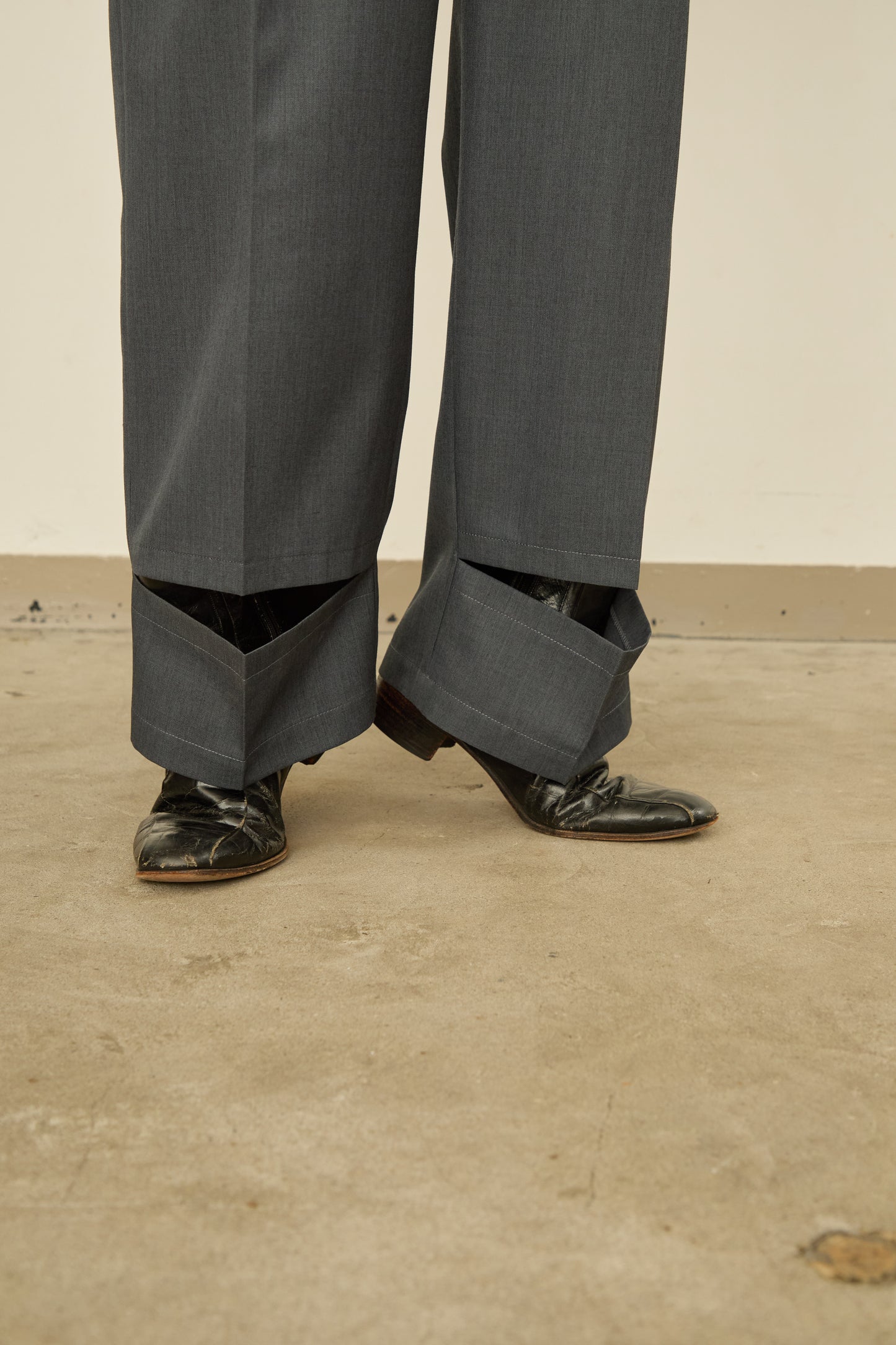 UN(I)FORM " SLIT " PANTS : / GRAY