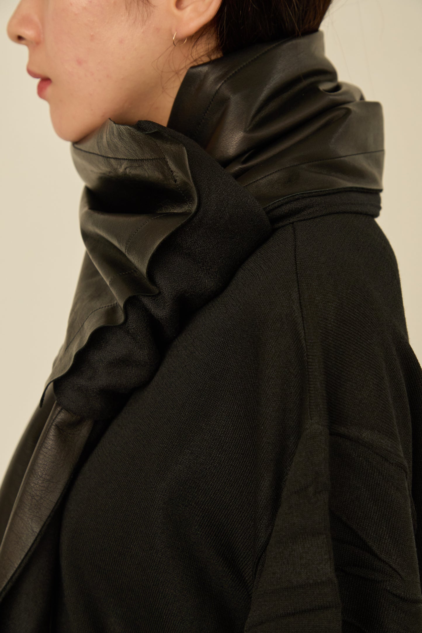 i'm here : " LEATHER " SCARF : / BROWN