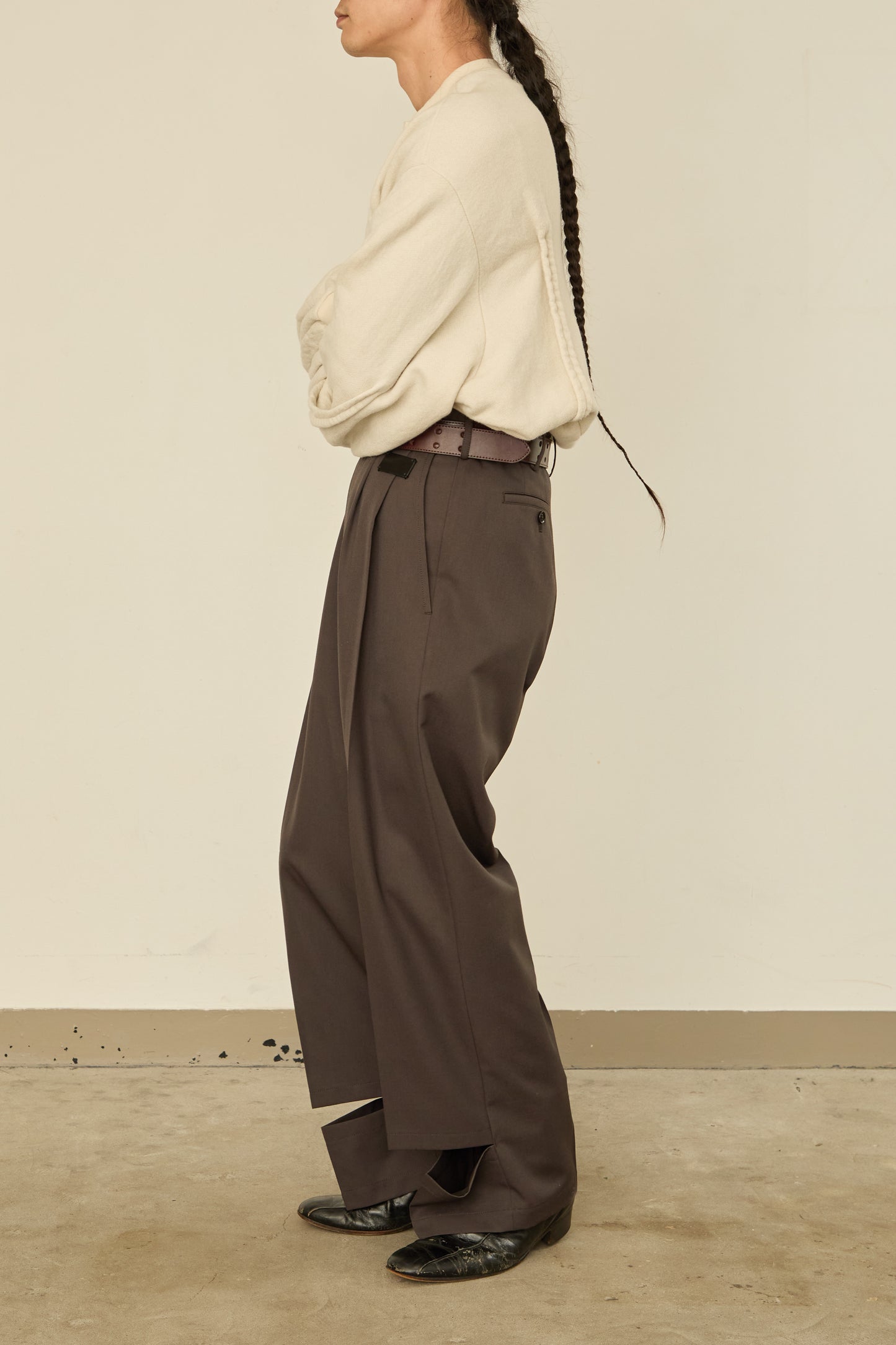 UN(I)FORM " SLIT " PANTS : / BROWN