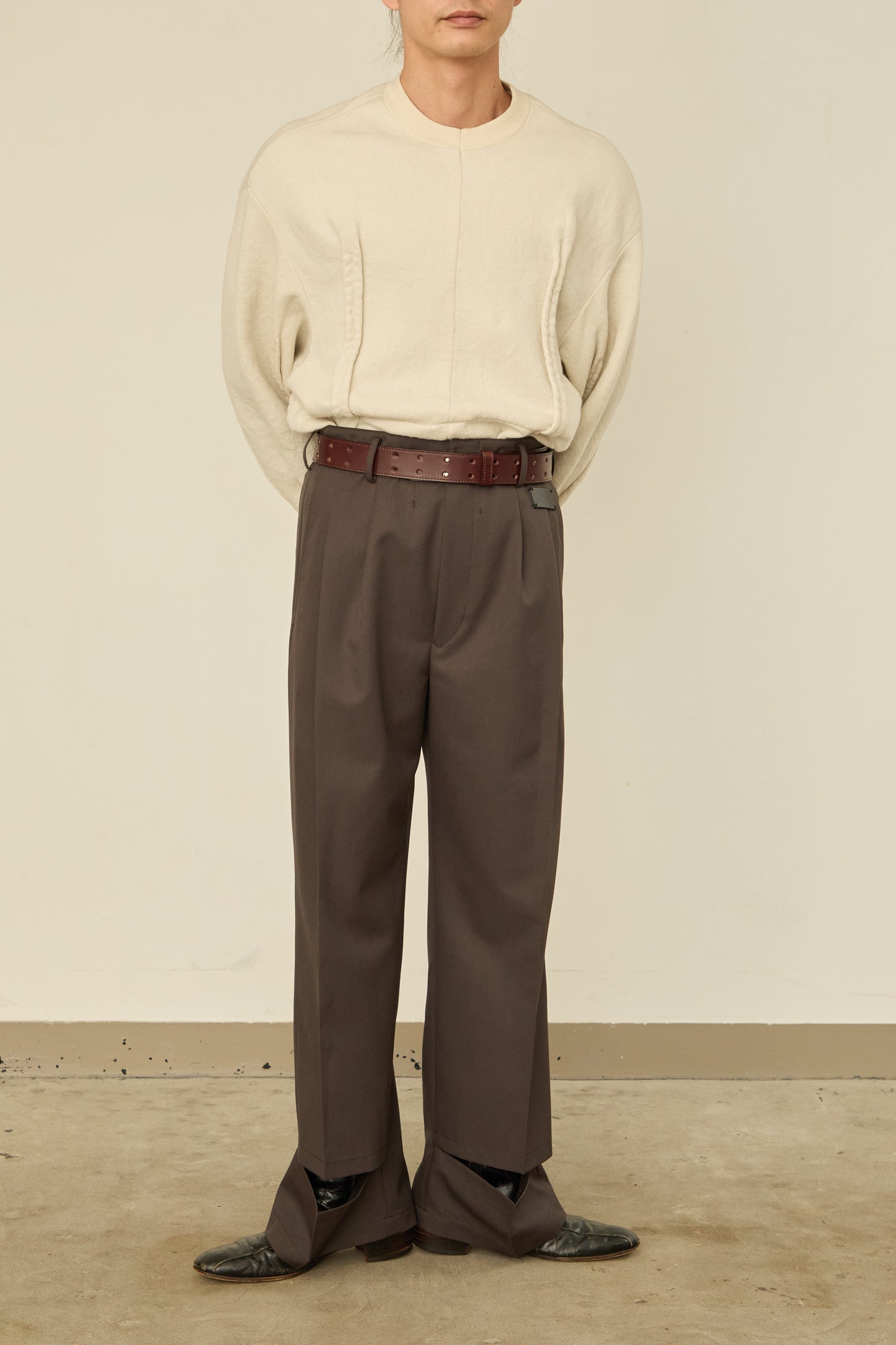 UN(I)FORM " SLIT " PANTS : / BROWN