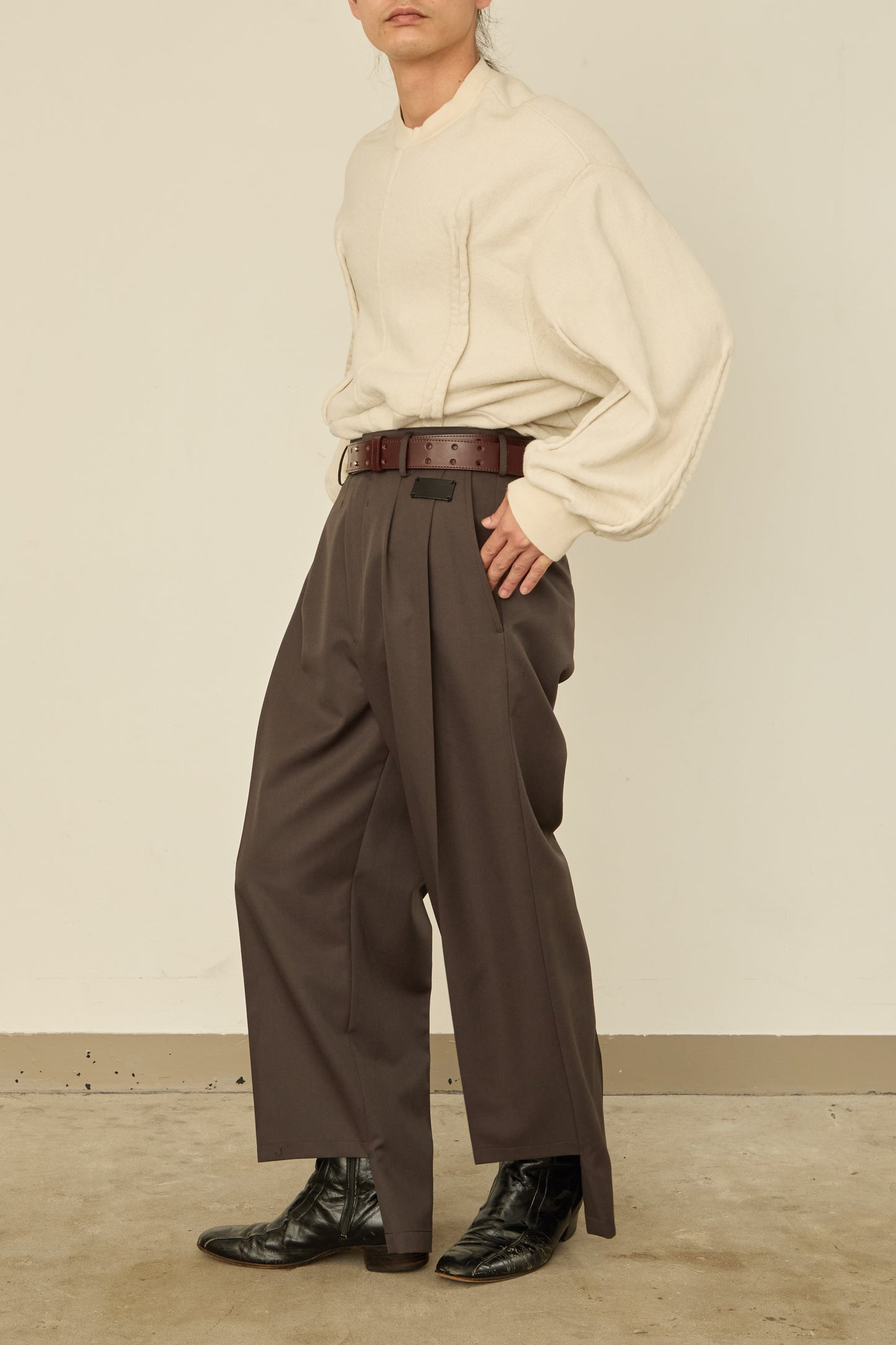 UN(I)FORM " SLIT " PANTS : / BROWN