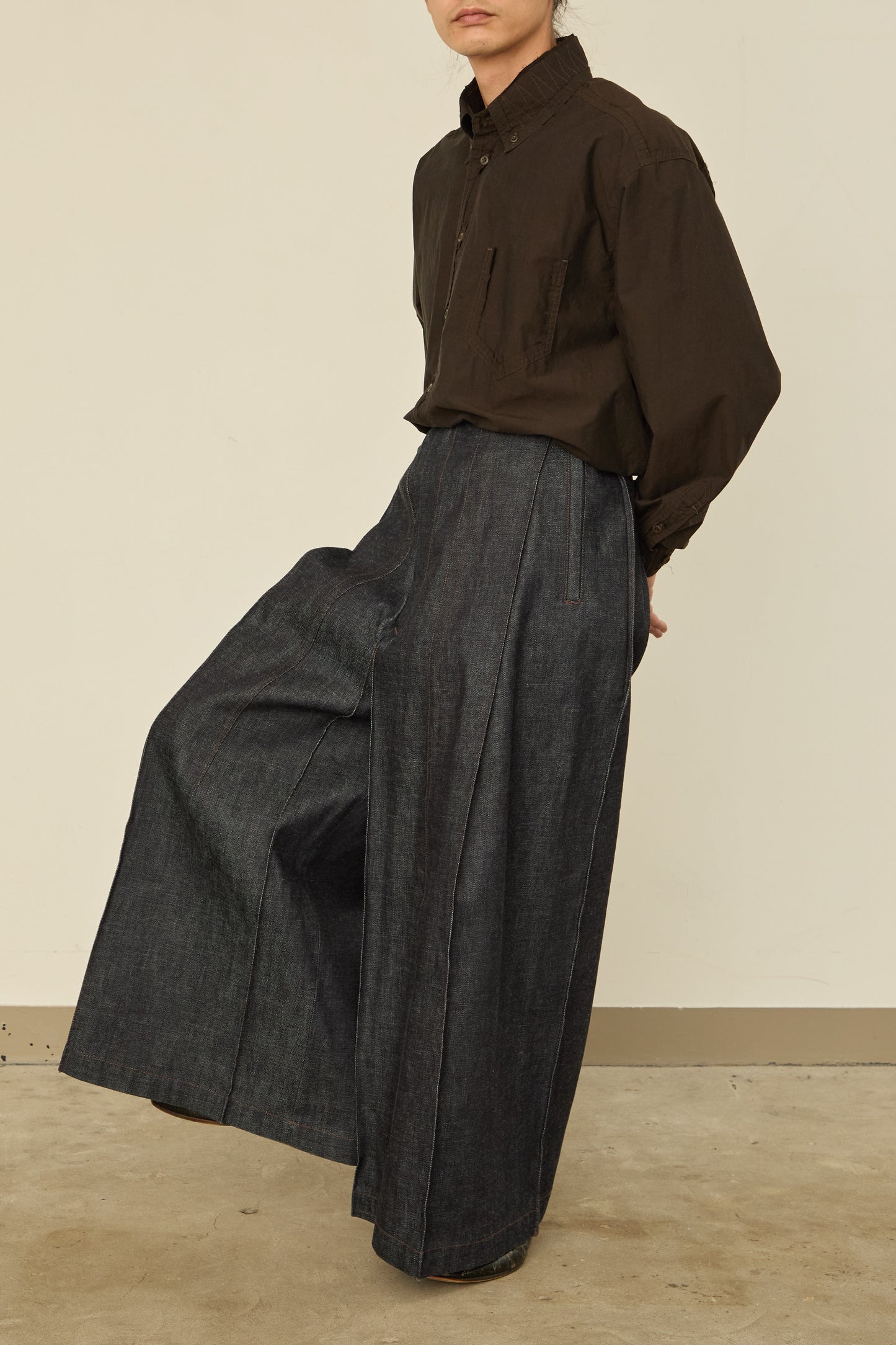 i'm here : " BOX " DENIM PANTS : / BLUE