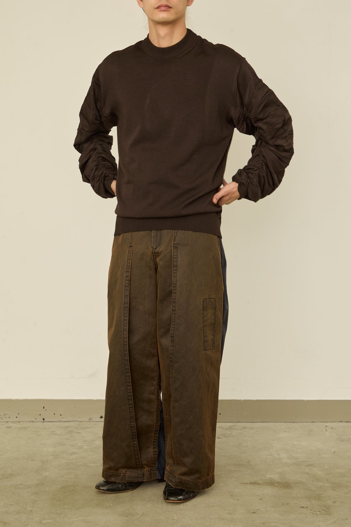 i'm here : " SHIRRING " SLEEVE KNIT : / BROWN