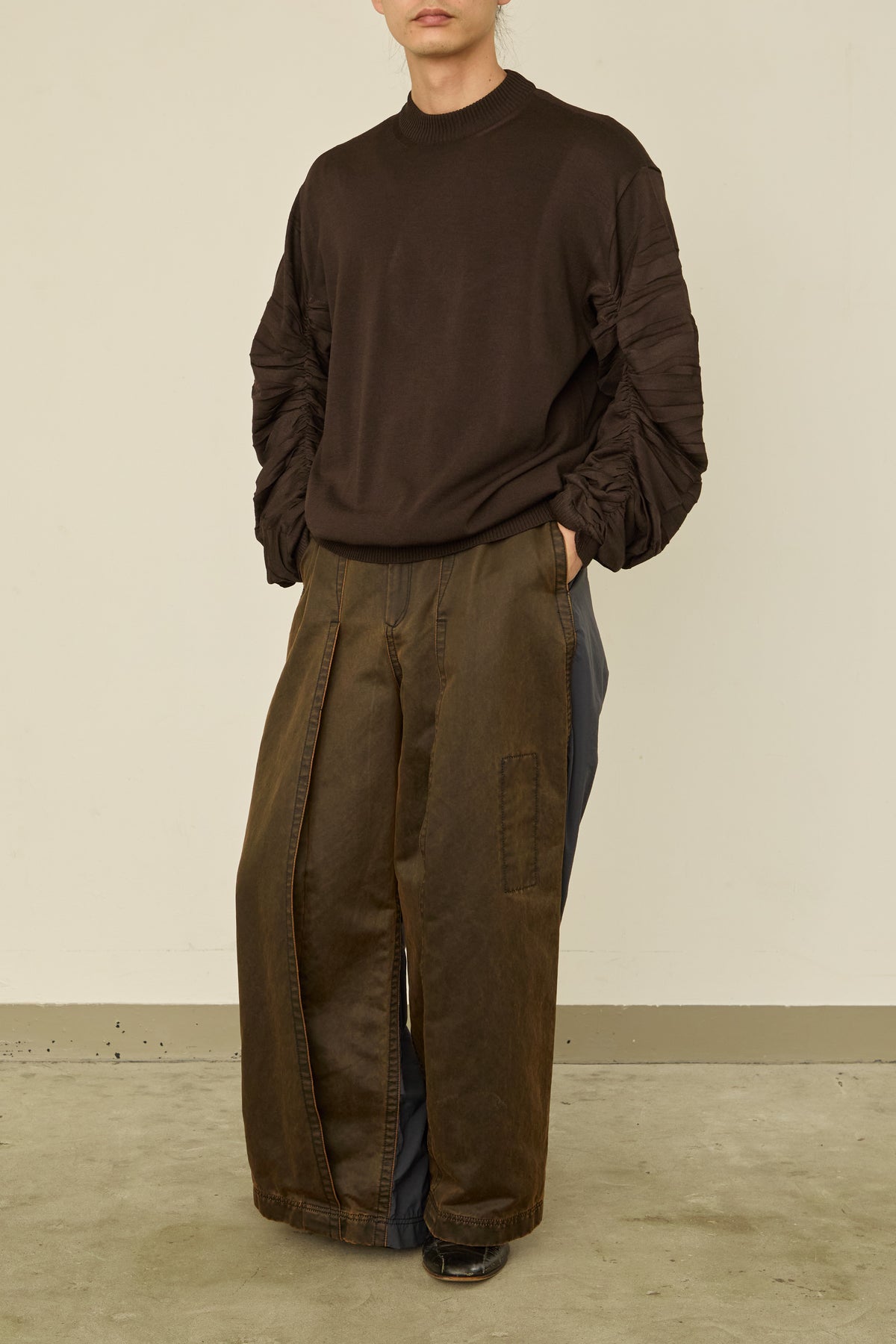i'm here : " SHIRRING " SLEEVE KNIT : / BROWN