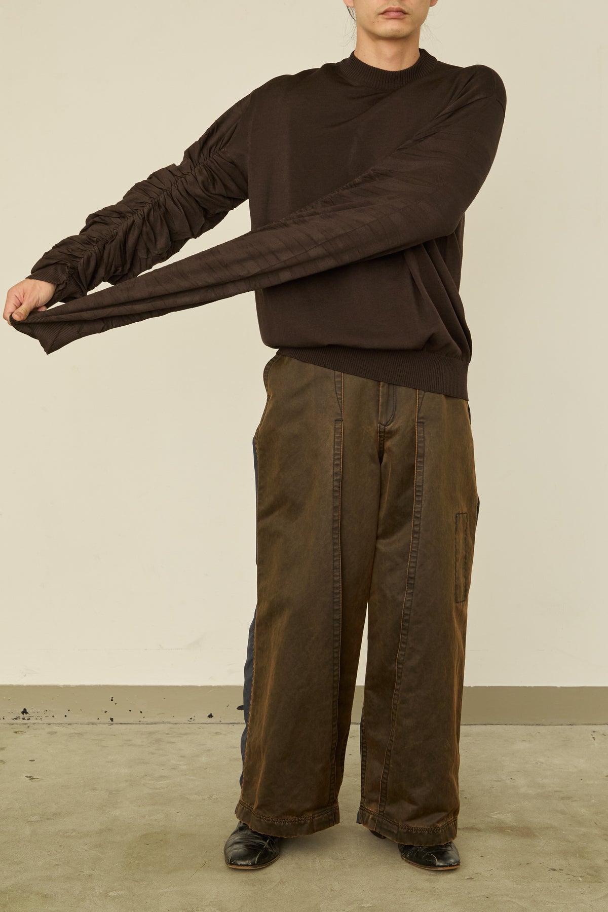 i'm here : " SHIRRING " SLEEVE KNIT : / BROWN