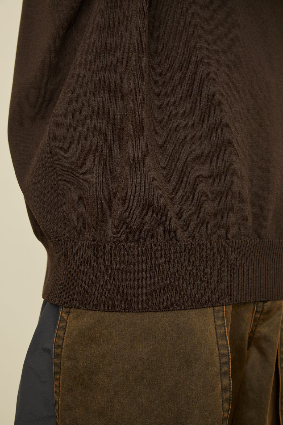 i'm here : " SHIRRING " SLEEVE KNIT : / BROWN