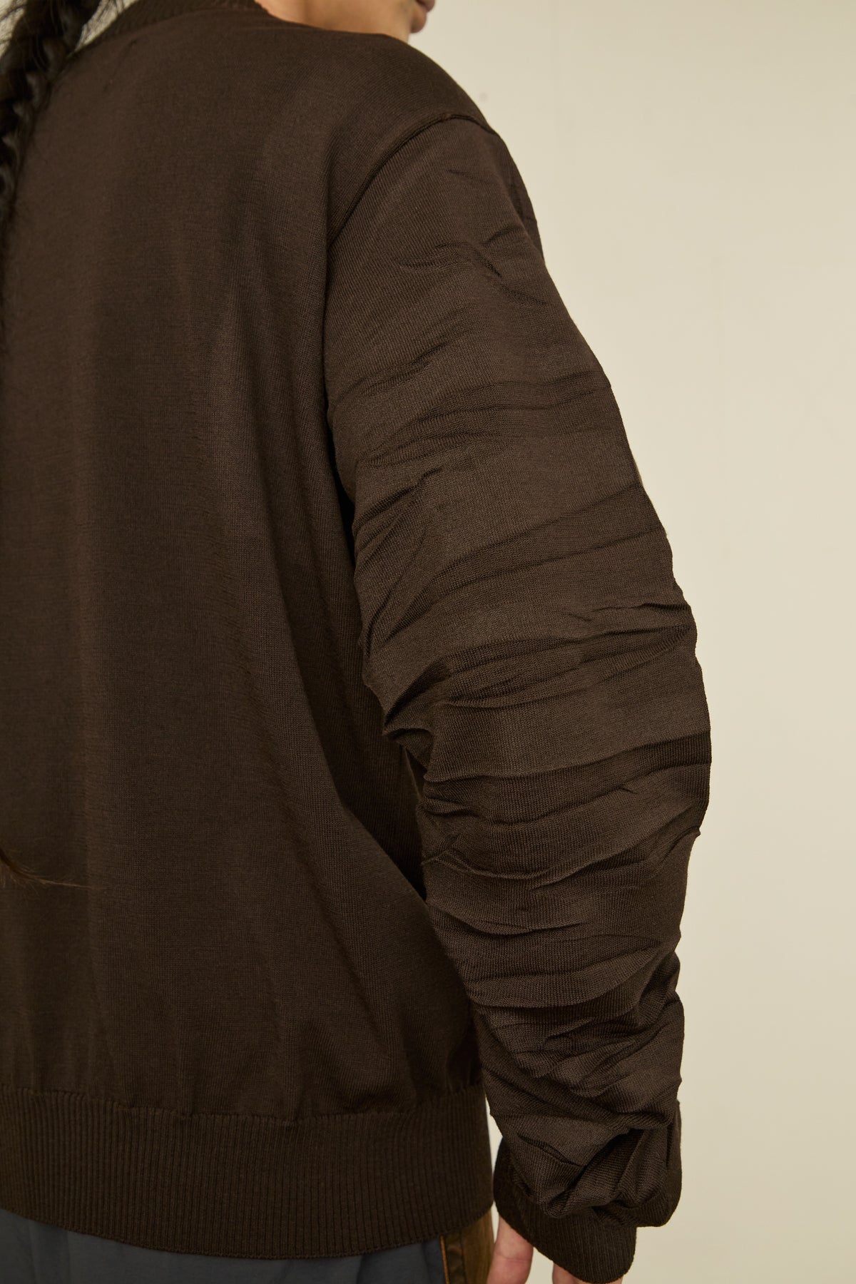 i'm here : " SHIRRING " SLEEVE KNIT : / BROWN