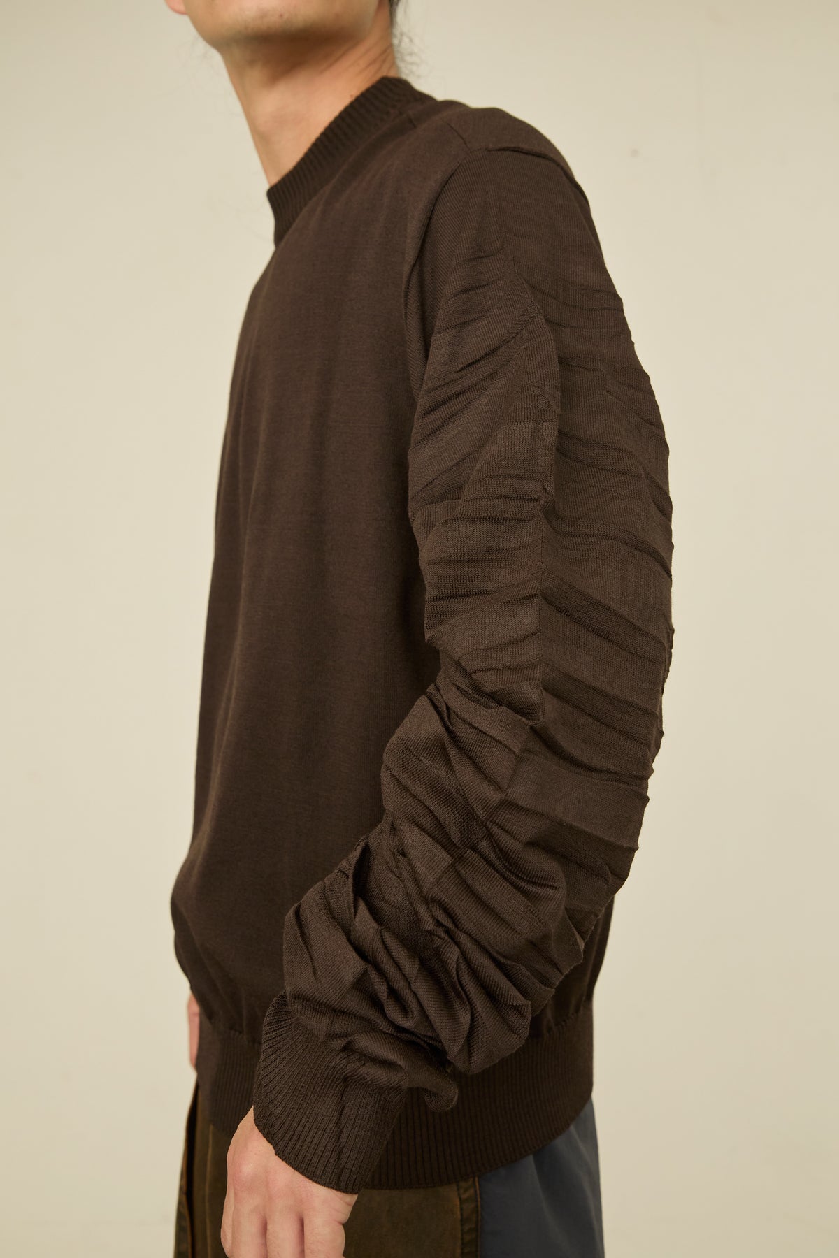 i'm here : " SHIRRING " SLEEVE KNIT : / BROWN