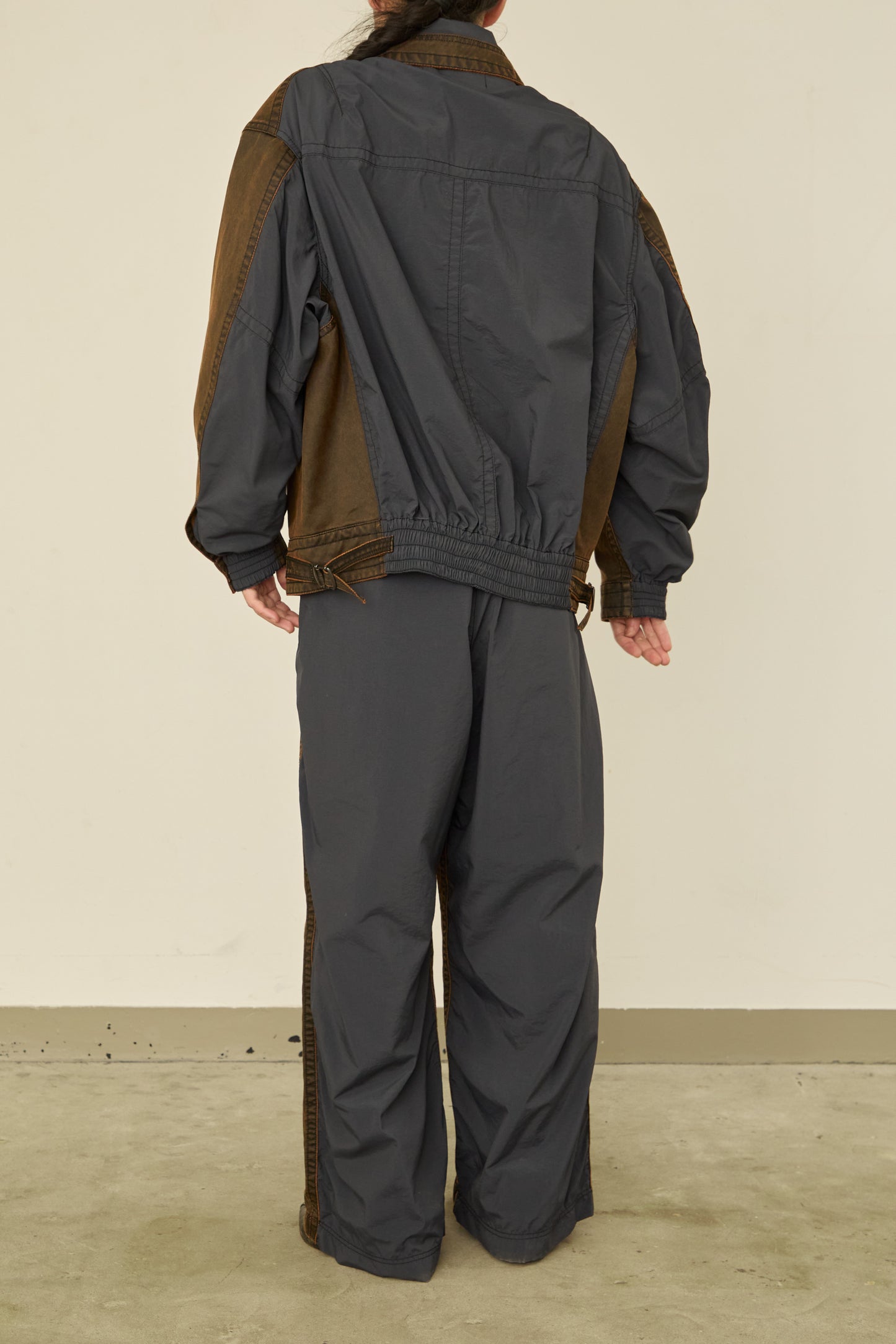 i'm here : " DOCKING " JACKET : / BROWN