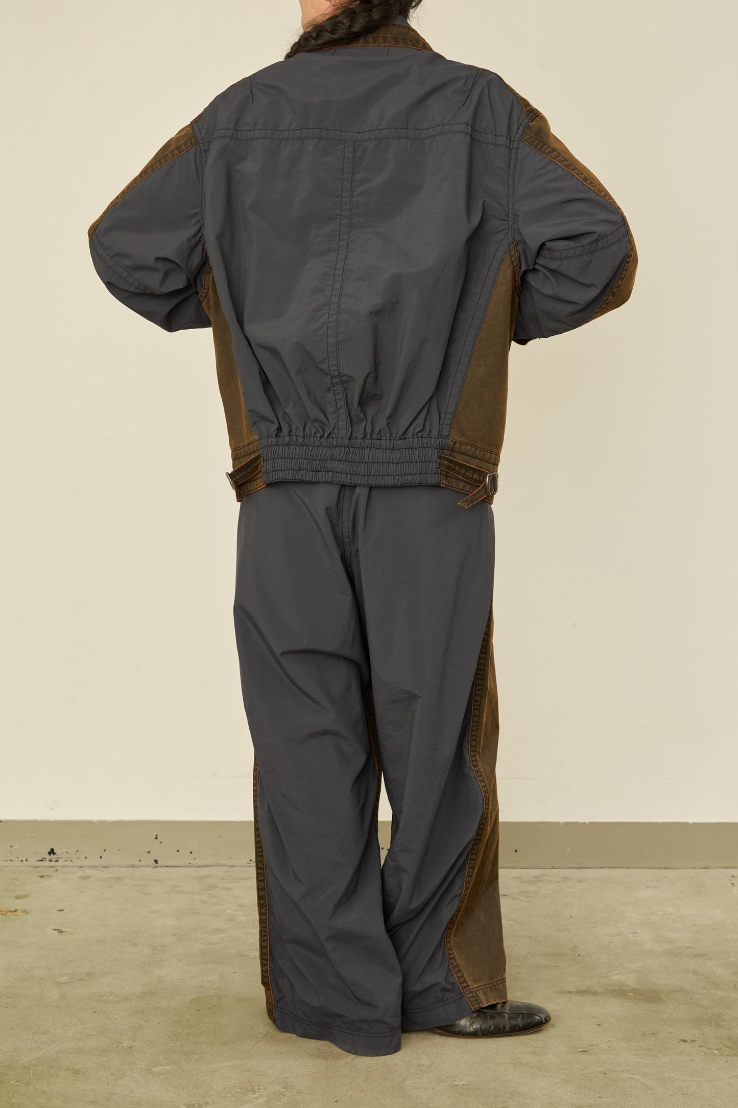i'm here : " DOCKING " JACKET : / BROWN