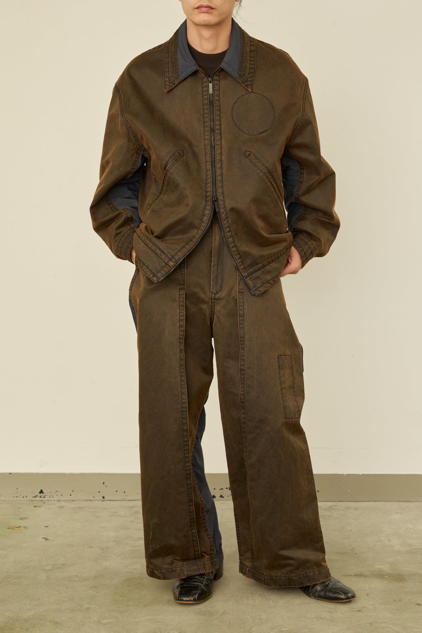 i'm here : " DOCKING " JACKET : / BROWN