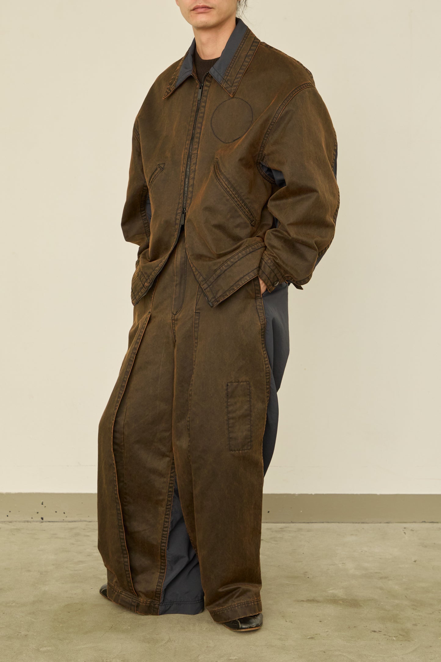 i'm here : " DOCKING " JACKET : / BROWN