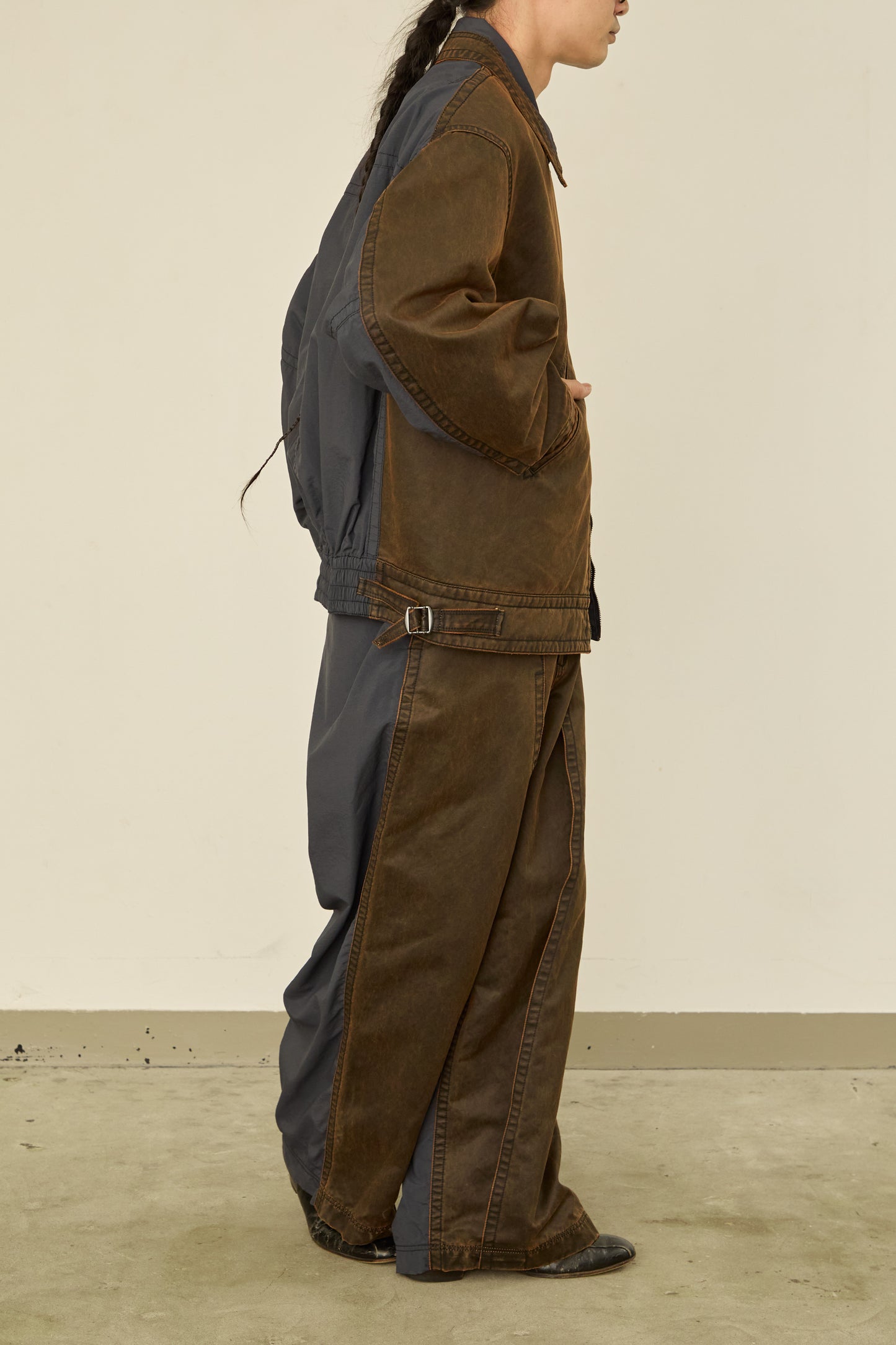 i'm here : " DOCKING " JACKET : / BROWN