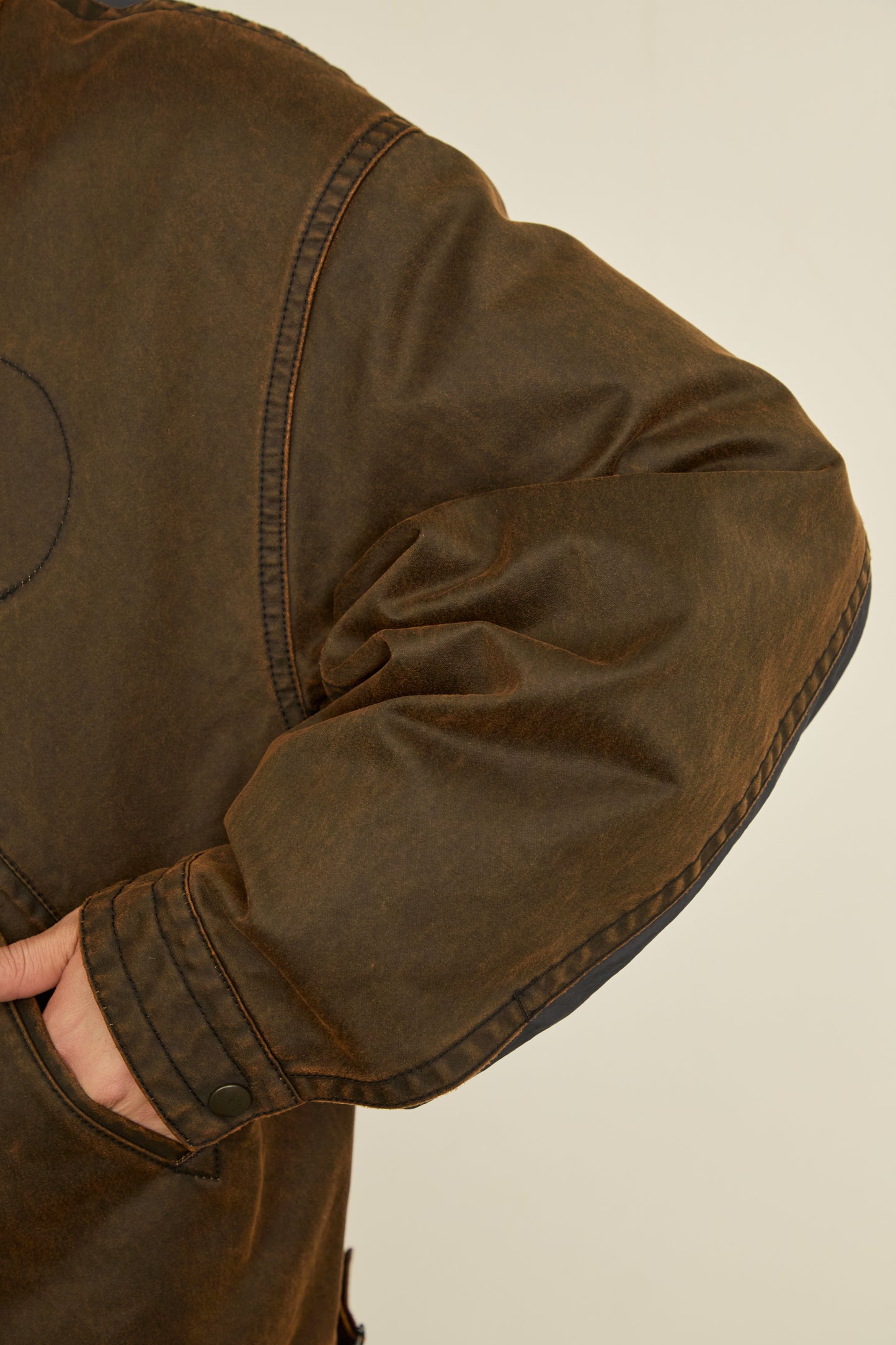 i'm here : " DOCKING " JACKET : / BROWN