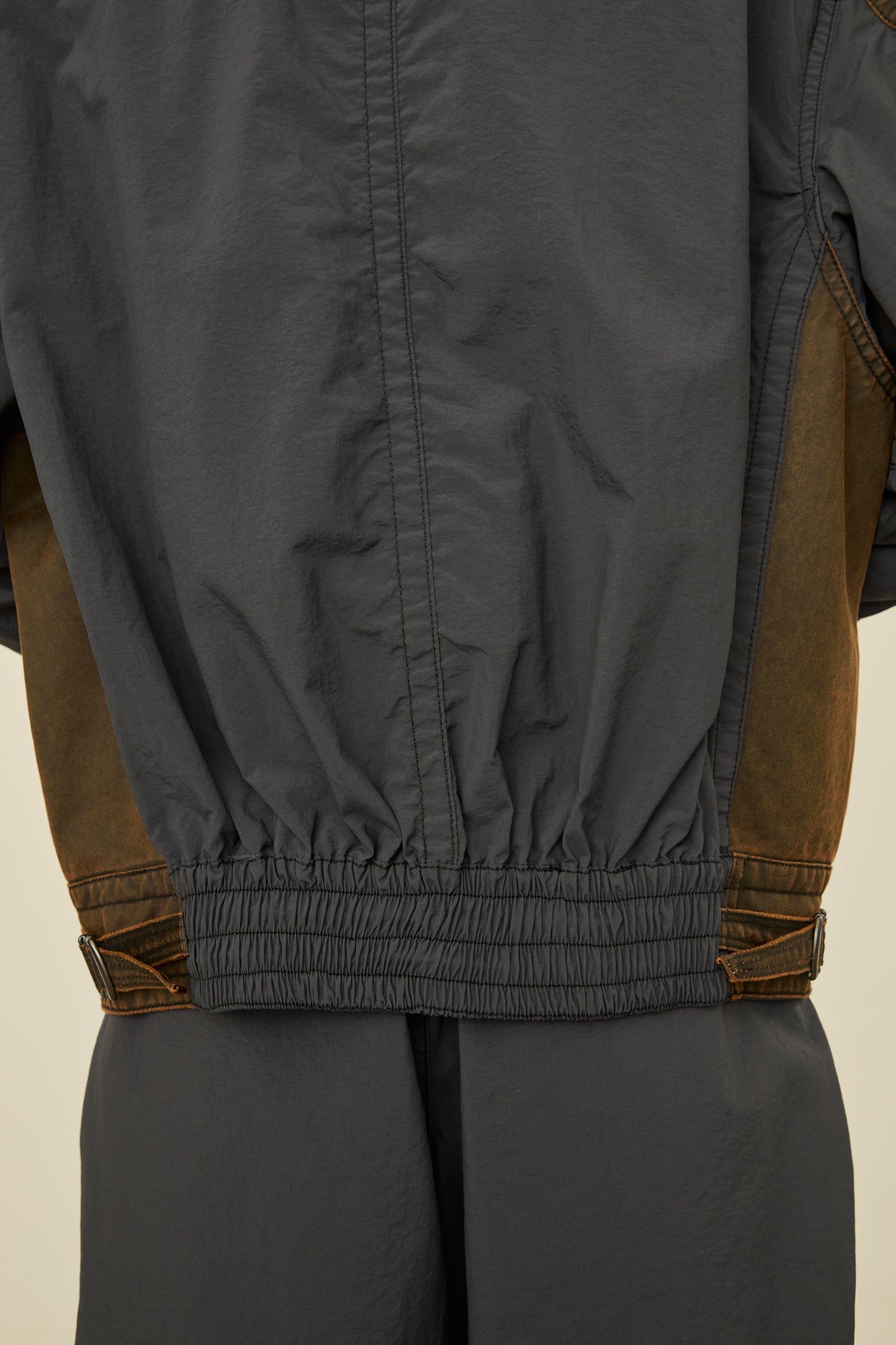 i'm here : " DOCKING " JACKET : / BROWN